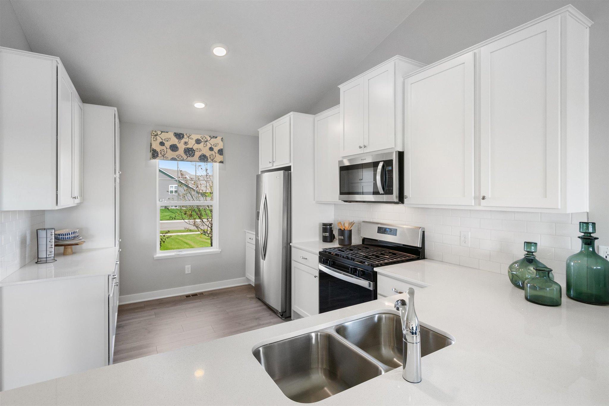 17452 Dulles Lane Property Photo 8