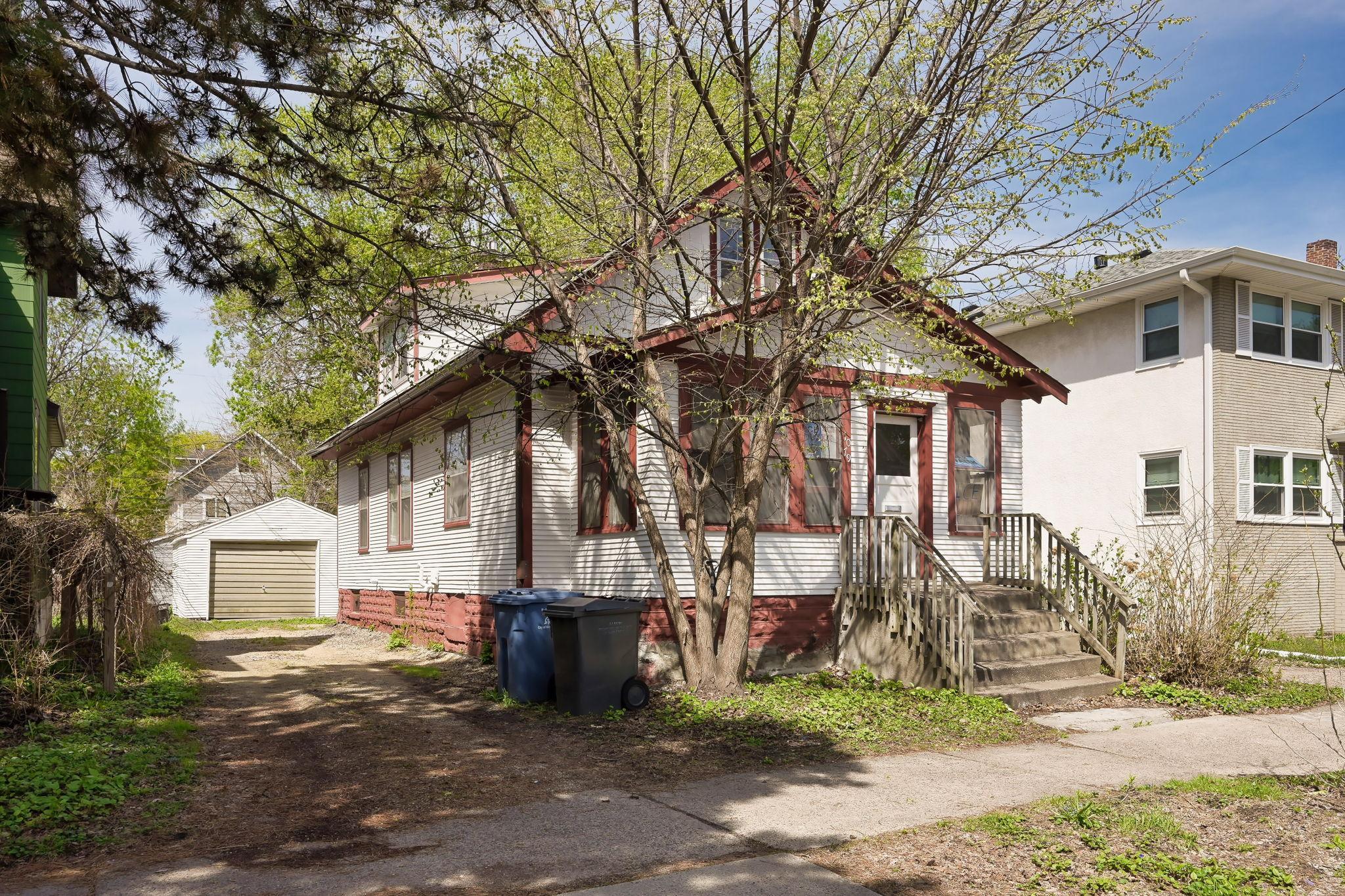 1079 15th Avenue Se Property Photo 2