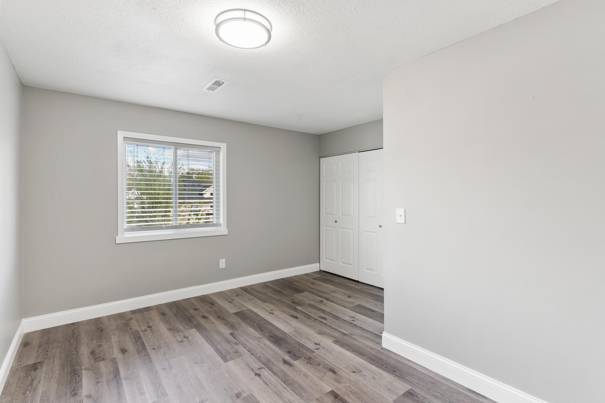 2443 Elliot Avenue Property Photo 15