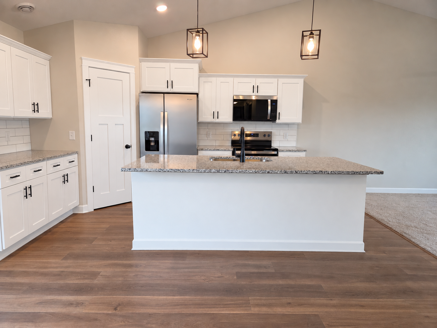 119 6th Street Se Property Photo 10