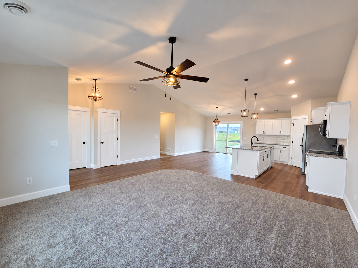 119 6th Street Se Property Photo 14