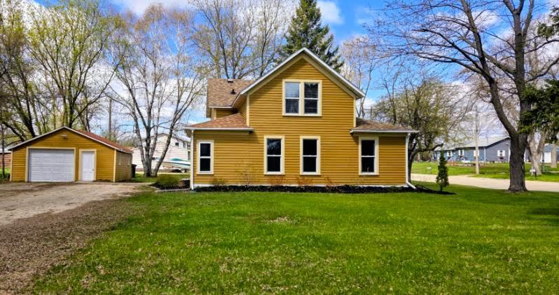 920 5th Avenue Property Photo 1