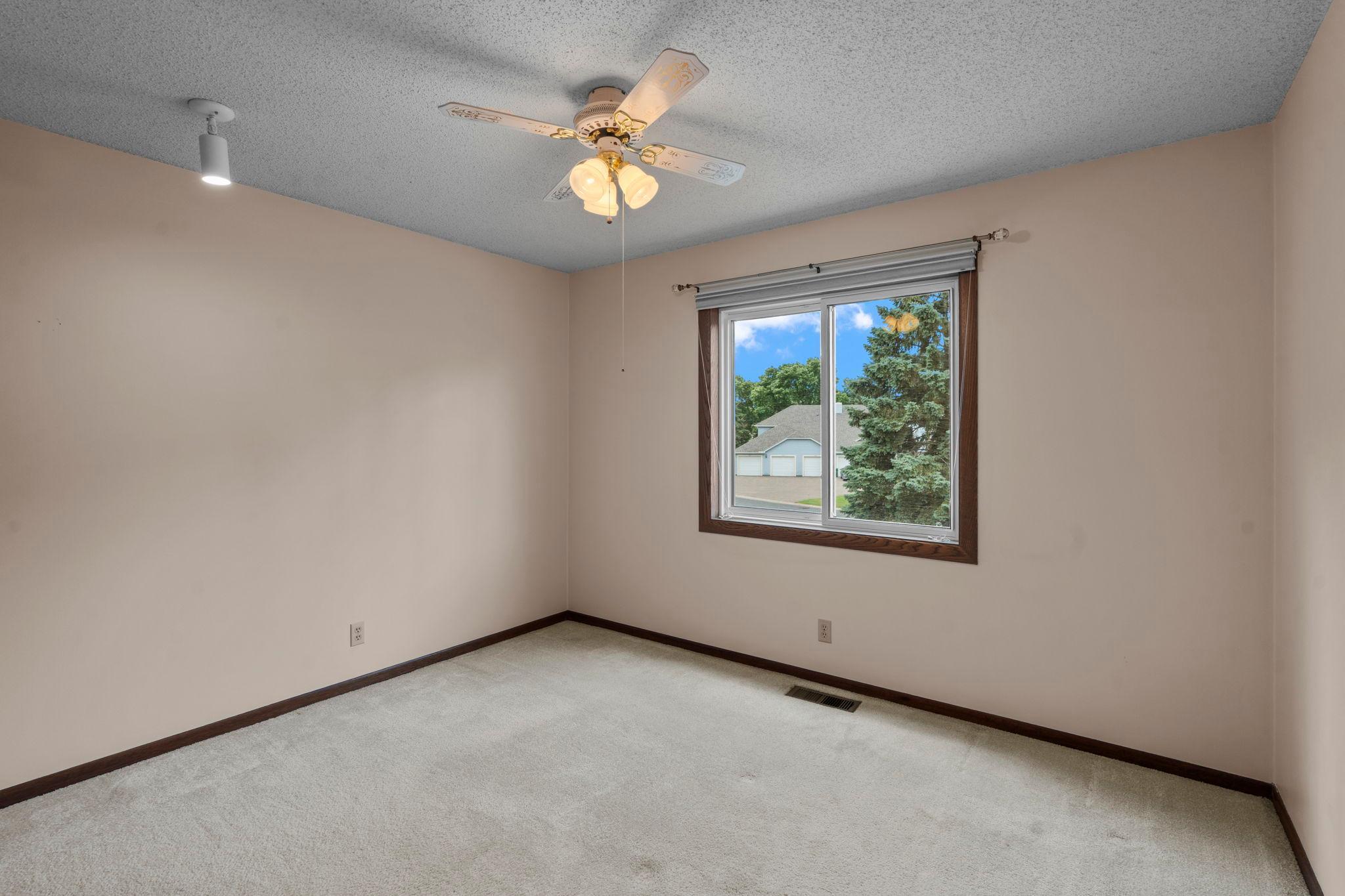 977 Heritage Court E Property Photo 5
