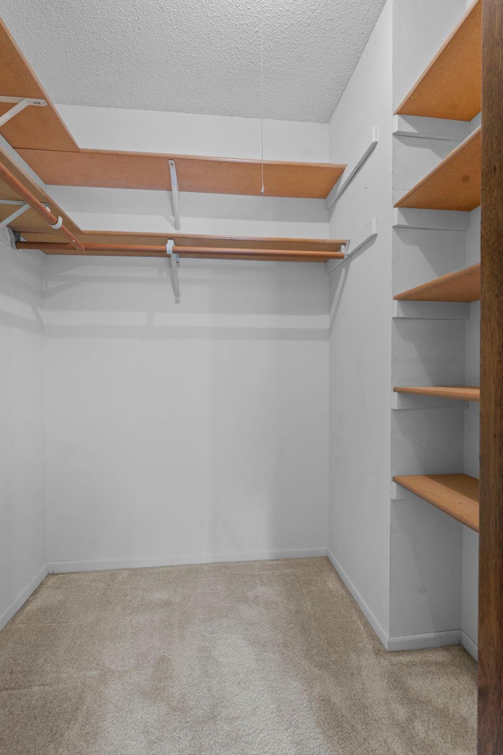 977 Heritage Court E Property Photo 10