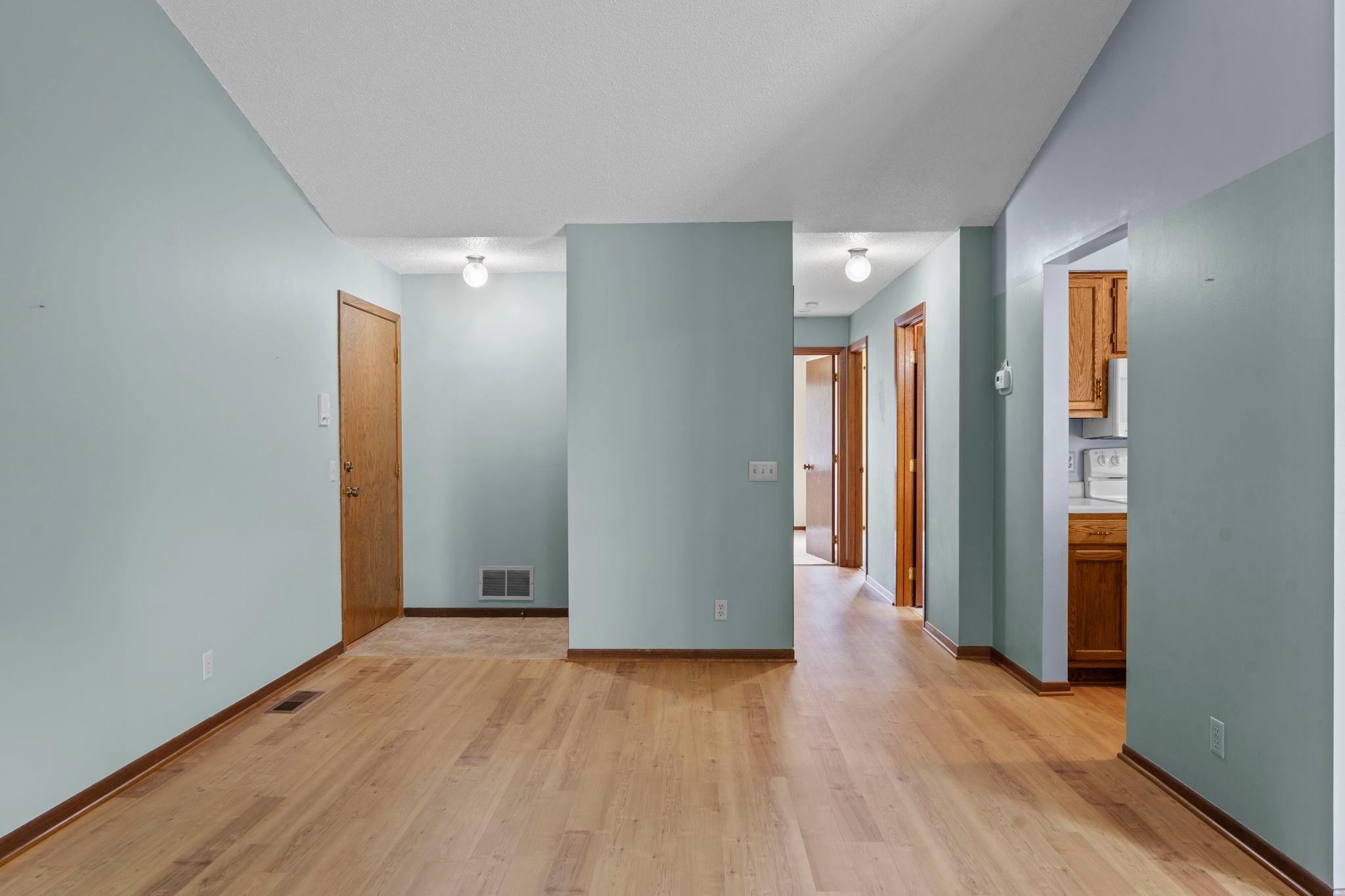 977 Heritage Court E Property Photo 13