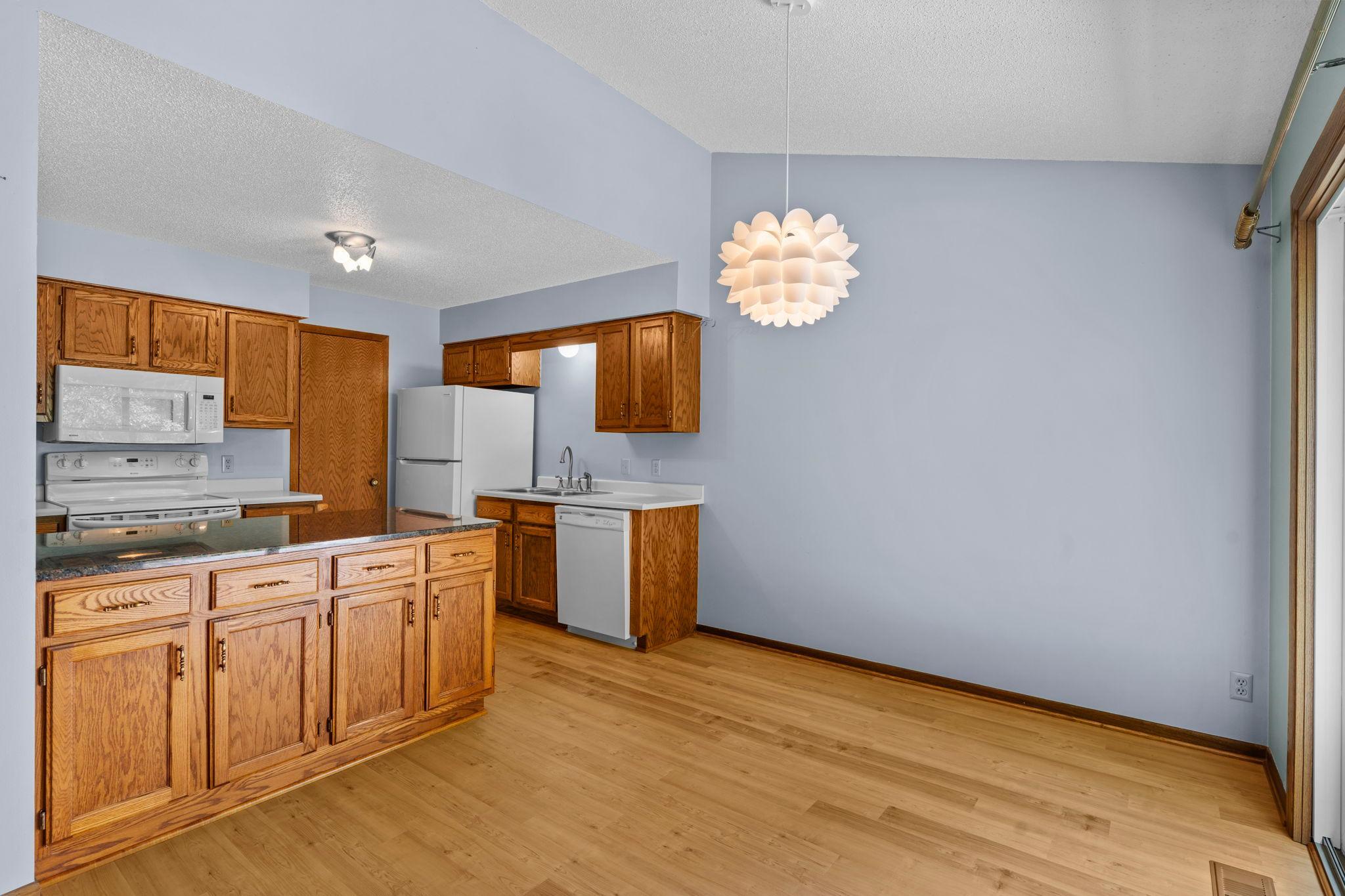 977 Heritage Court E Property Photo 16