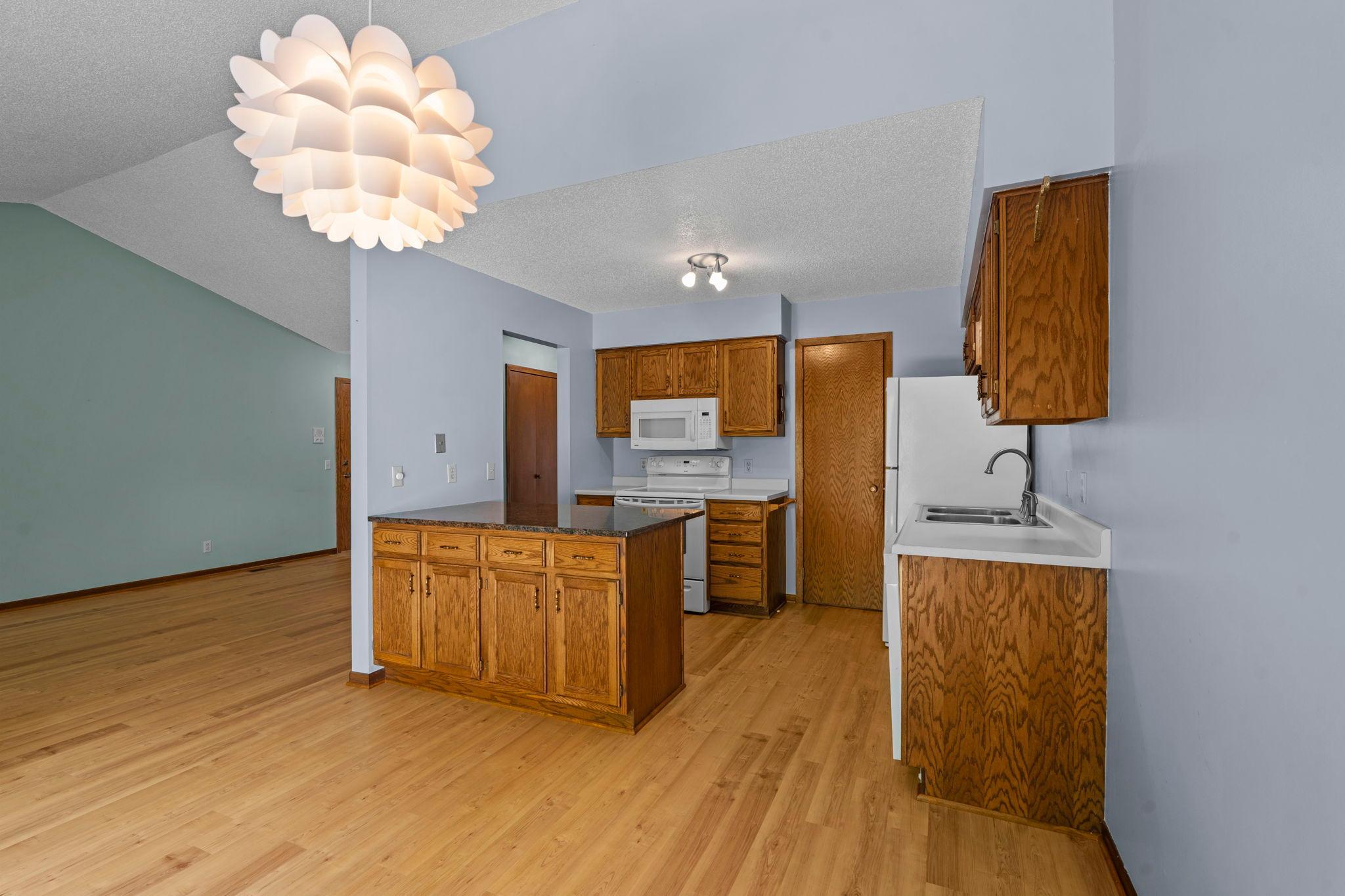 977 Heritage Court E Property Photo 19