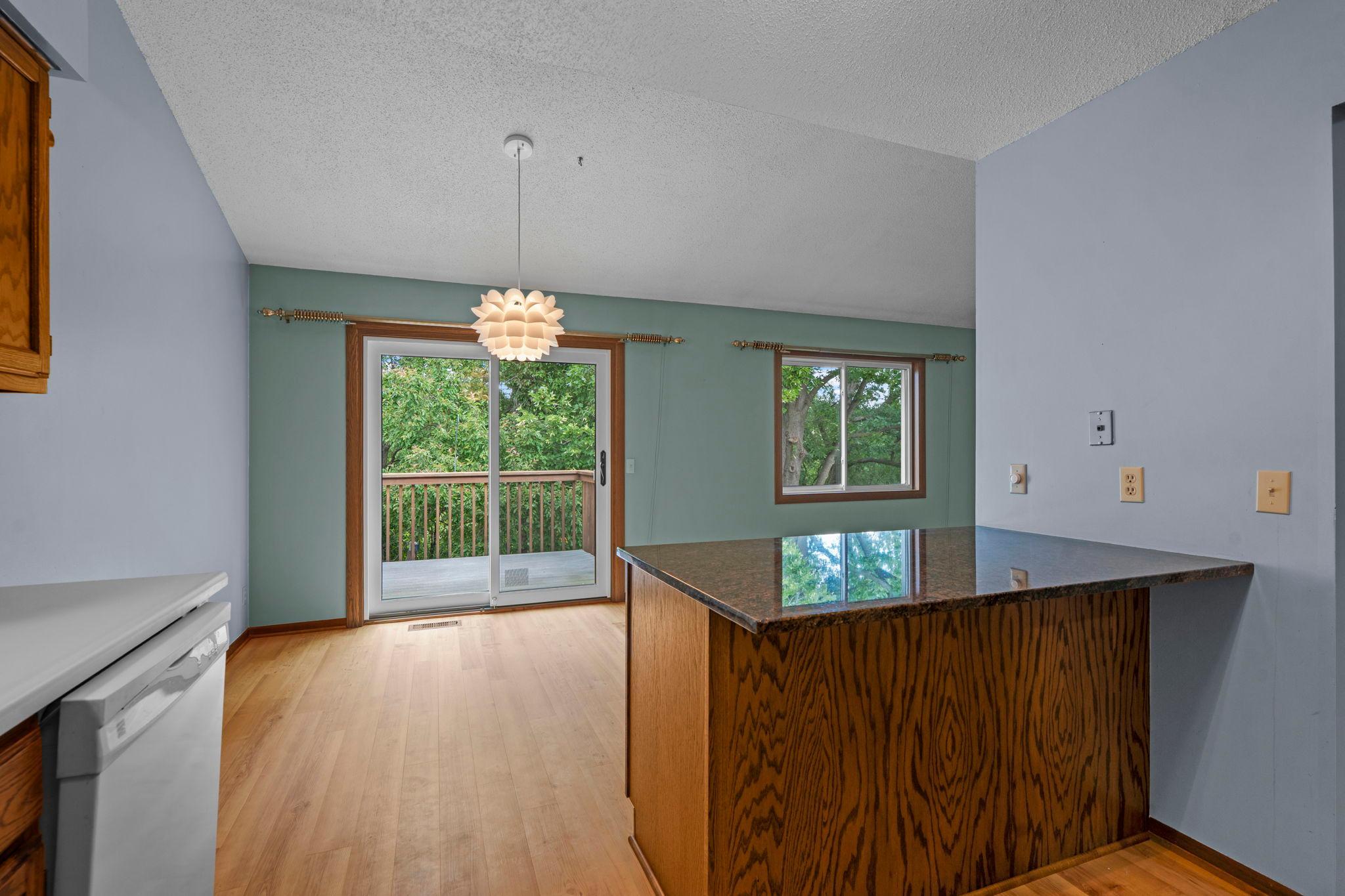 977 Heritage Court E Property Photo 21