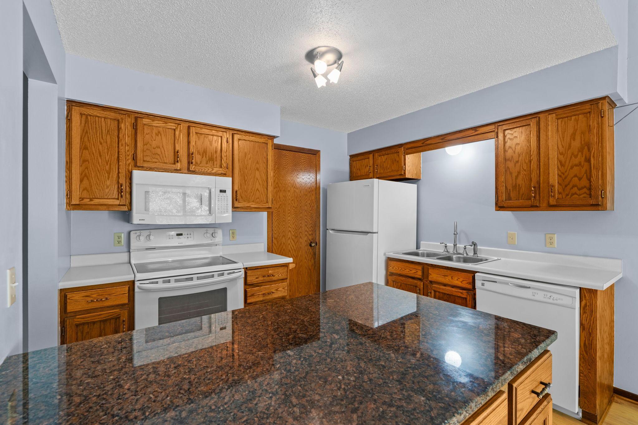 977 Heritage Court E Property Photo 27