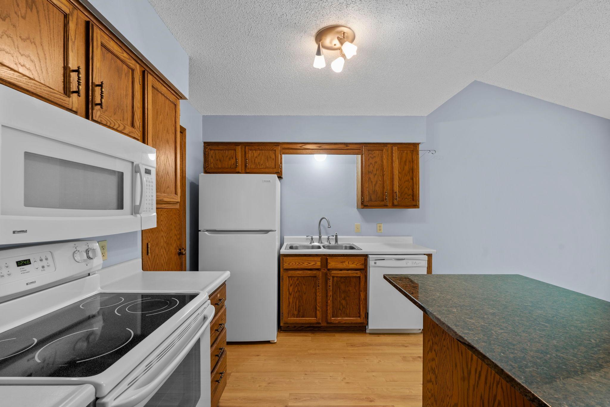 977 Heritage Court E Property Photo 28