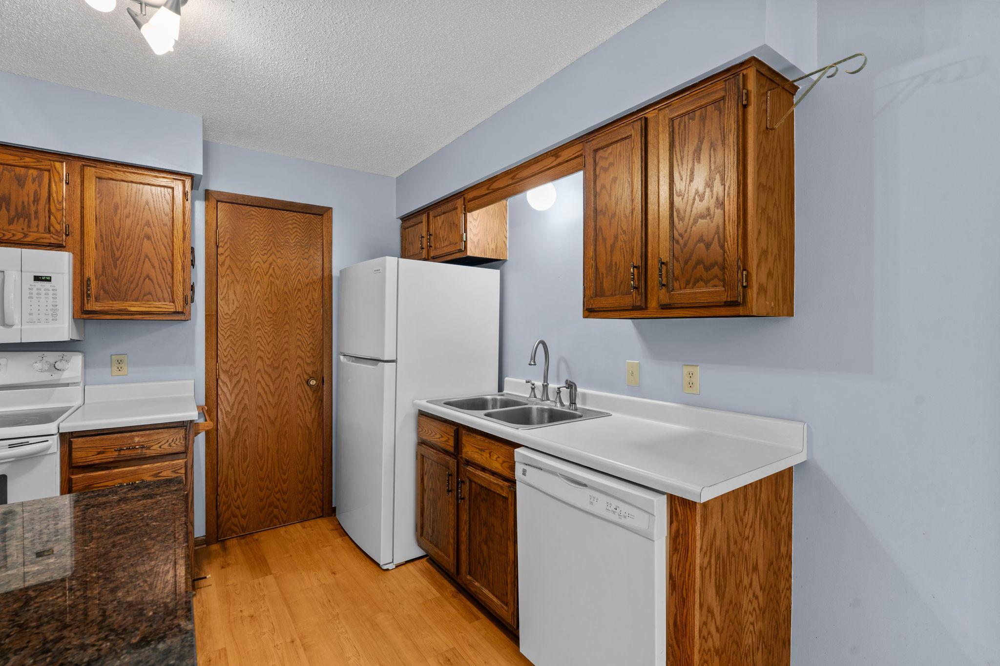 977 Heritage Court E Property Photo 31