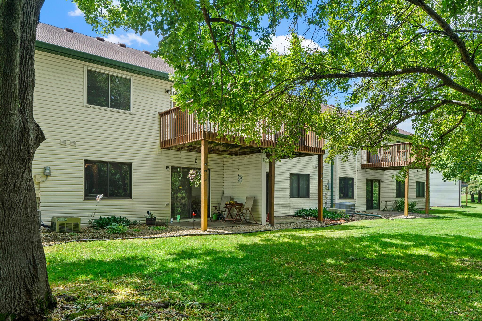 977 Heritage Court E Property Photo 48