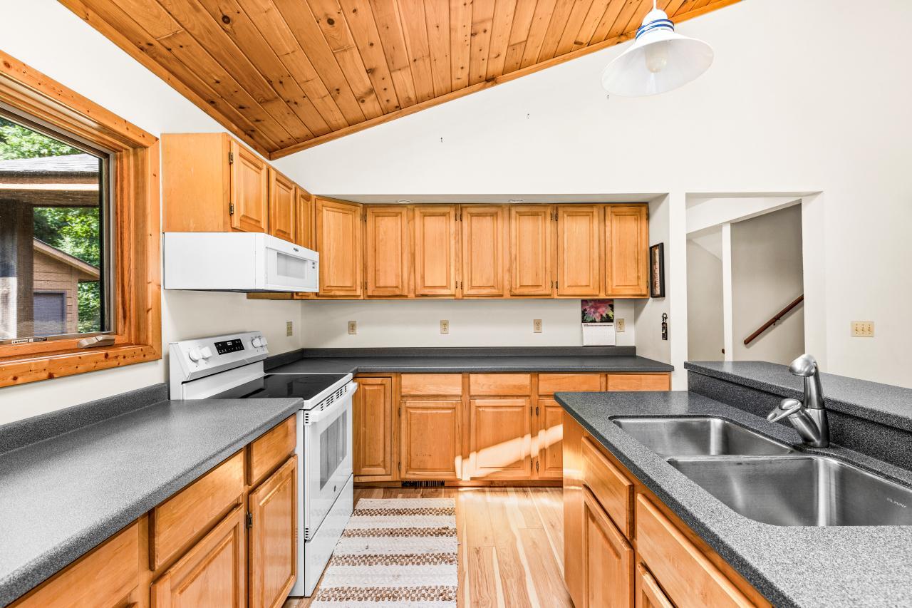 38 Sawmill Lane Property Photo 11