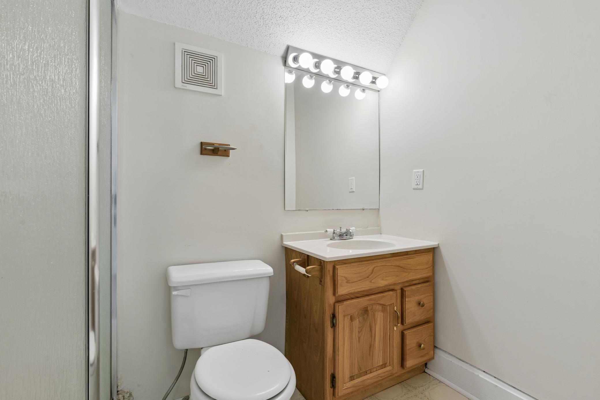 1145 Beech Street Property Photo 23
