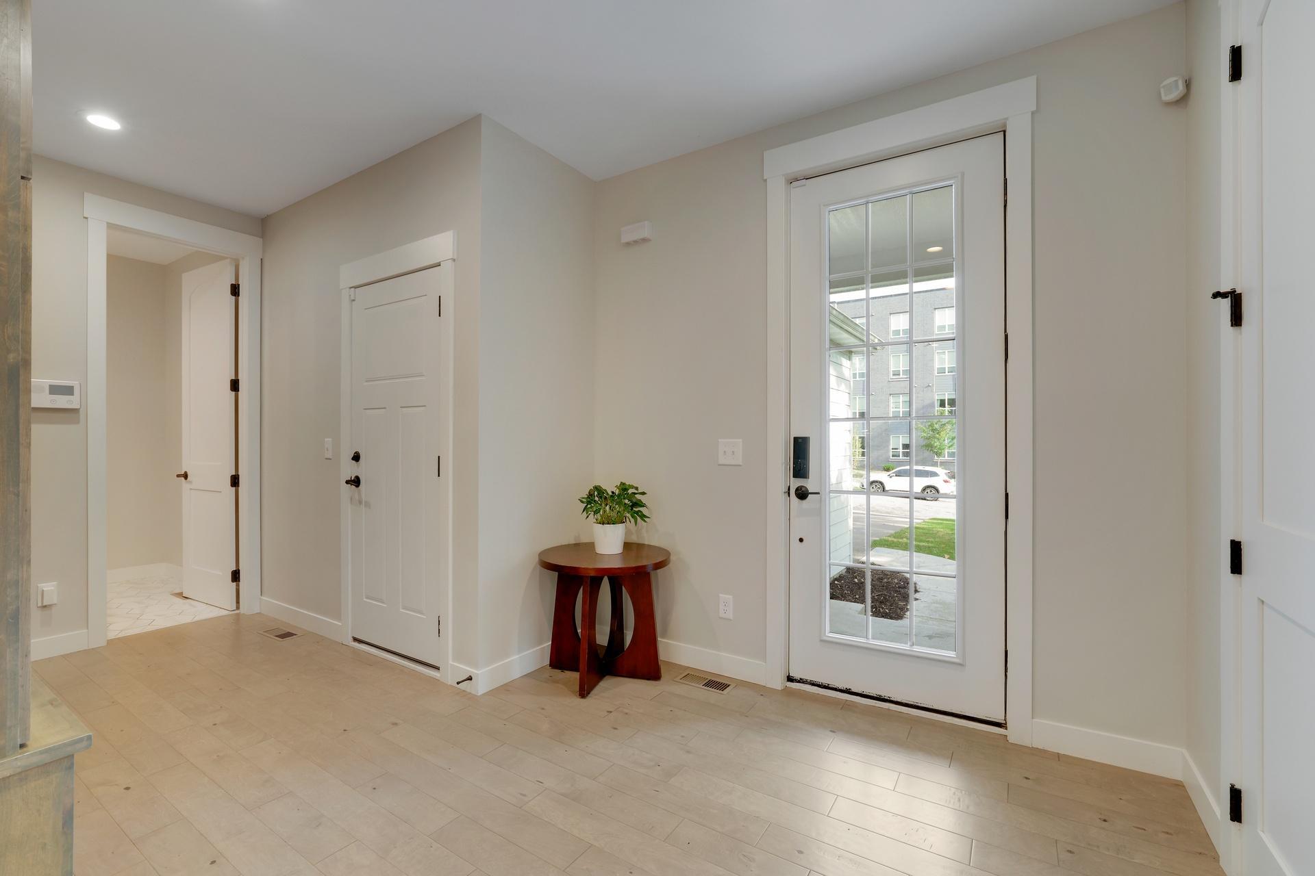 1430 Division Street Property Photo 4