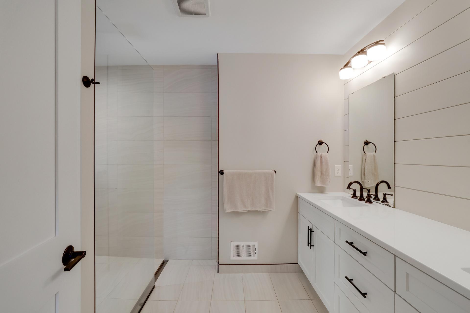 1430 Division Street Property Photo 21