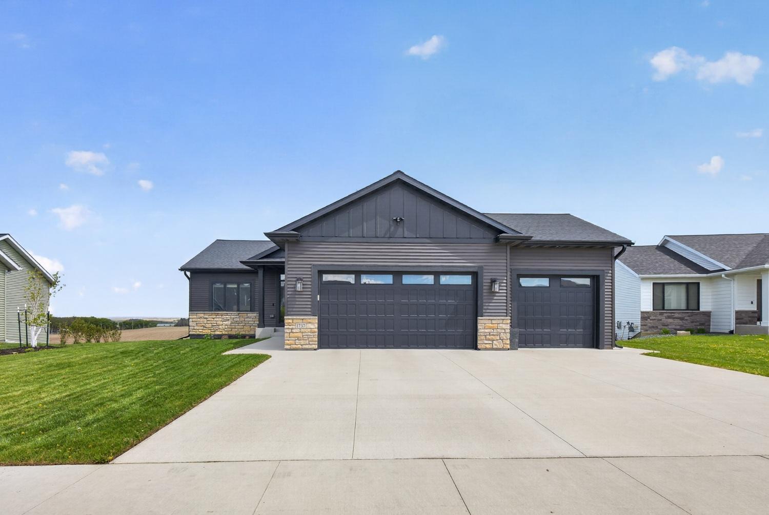 1737 Brandt Drive Ne Property Photo 2