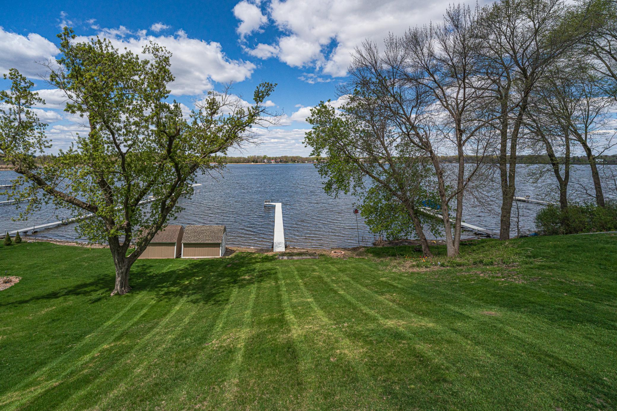 2050 Lake View Drive Property Photo 2