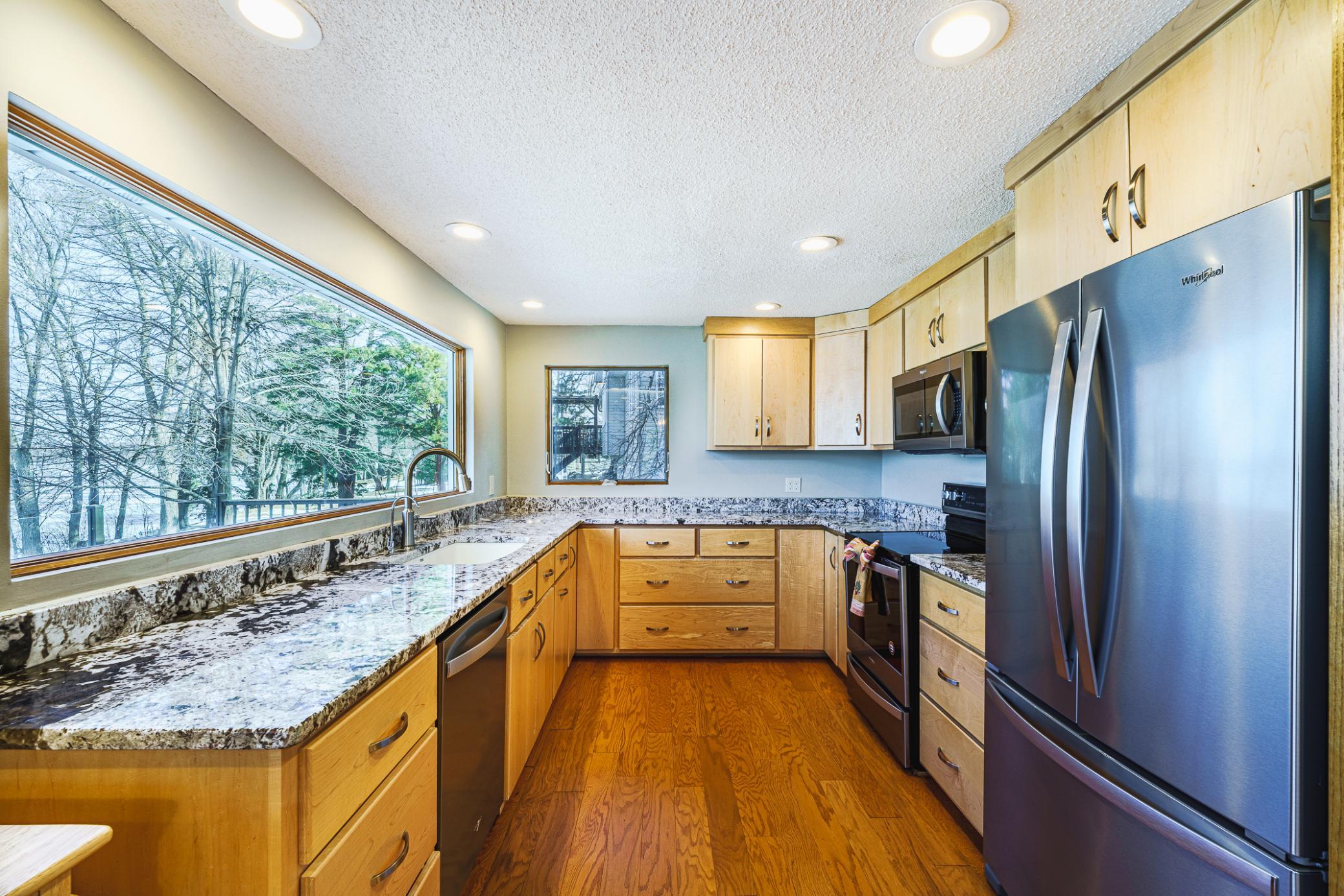 2050 Lake View Drive Property Photo 4