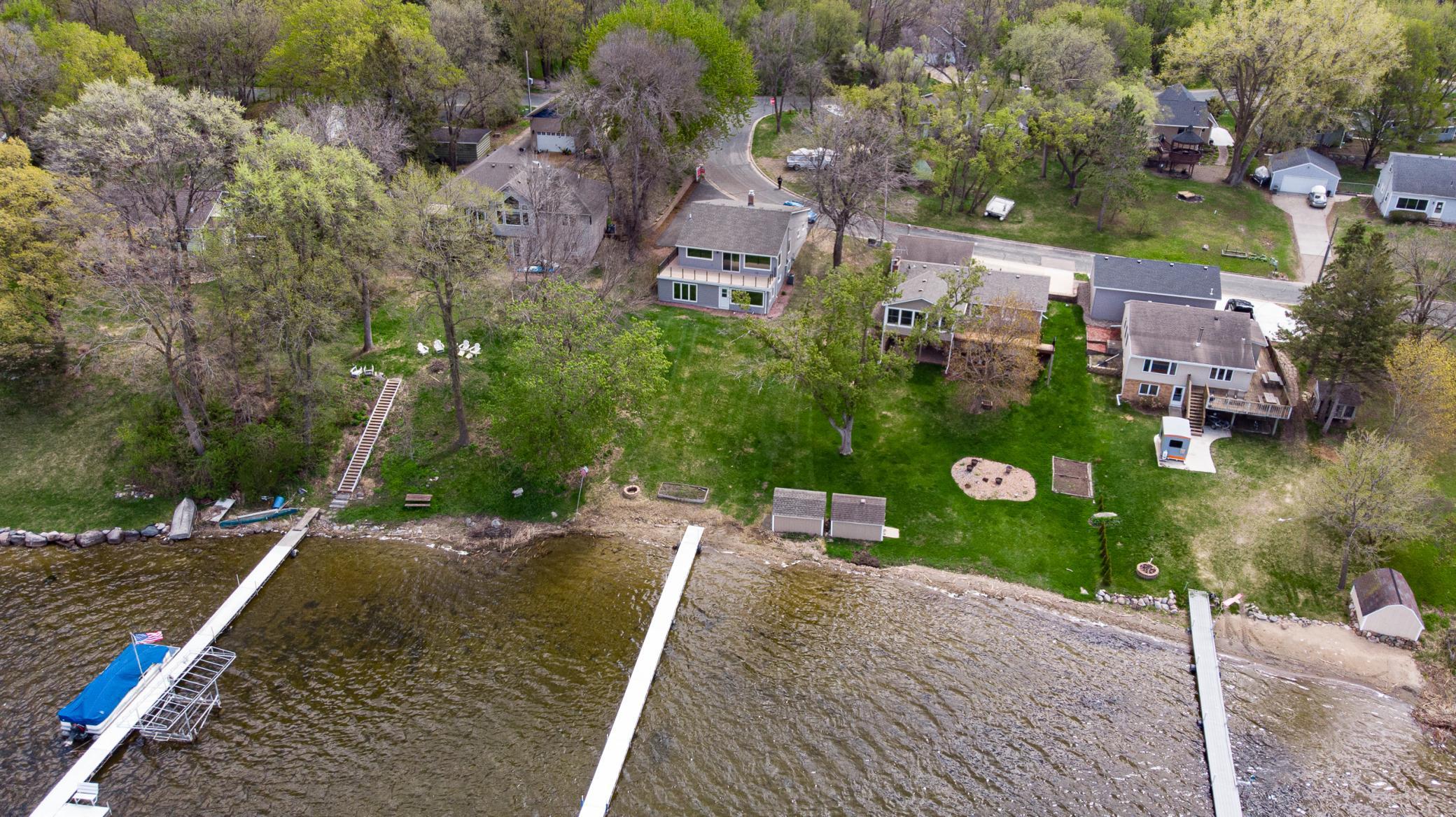 2050 Lake View Drive Property Photo 5