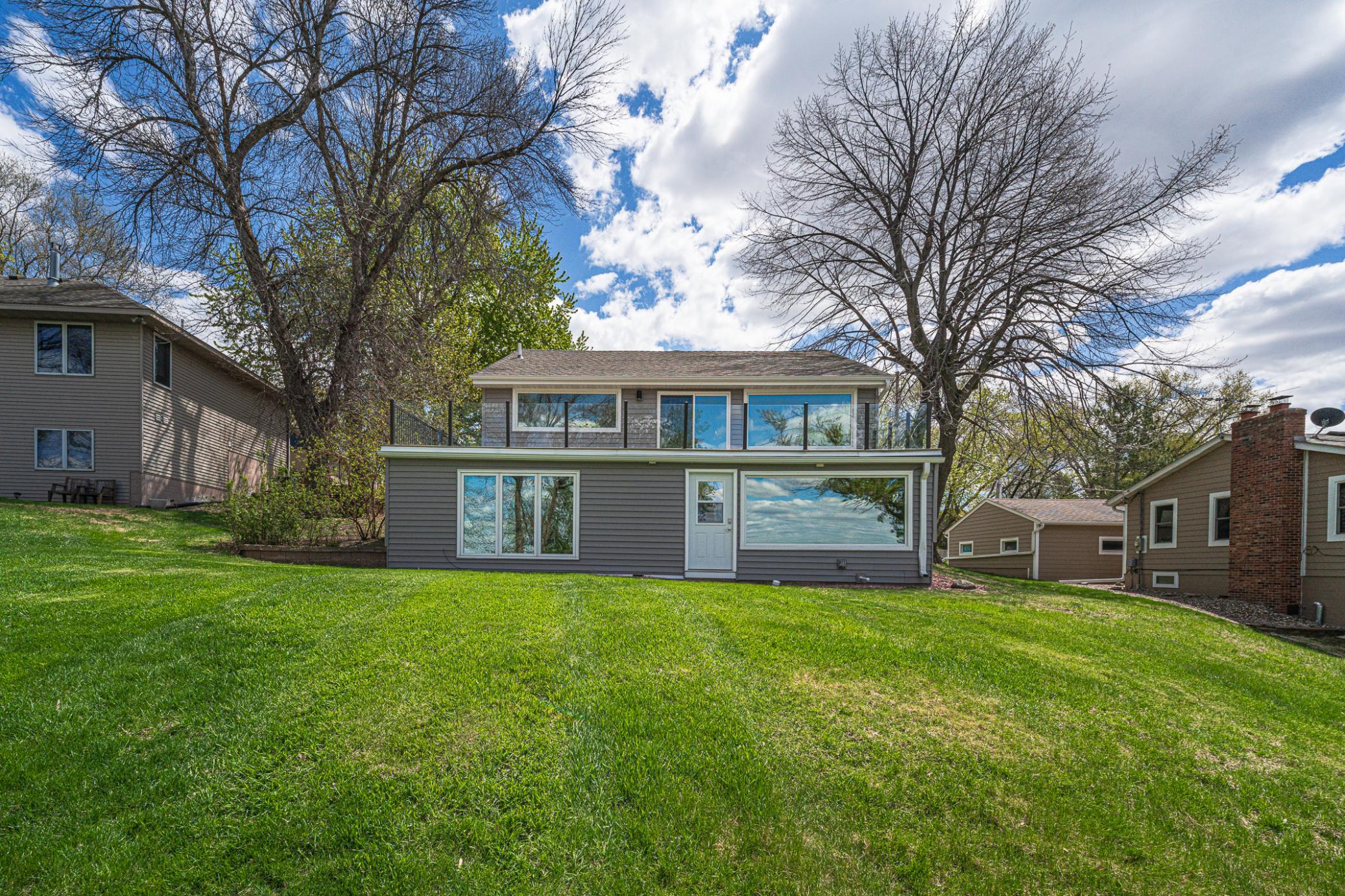 2050 Lake View Drive Property Photo 8