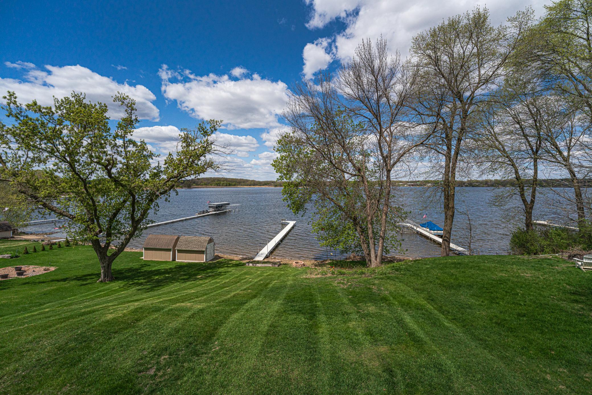 2050 Lake View Drive Property Photo 9