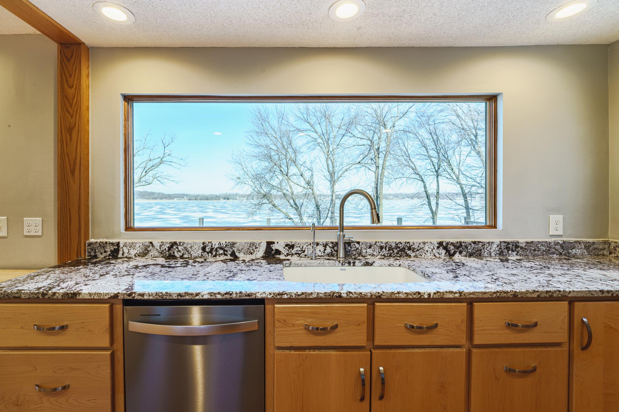 2050 Lake View Drive Property Photo 21