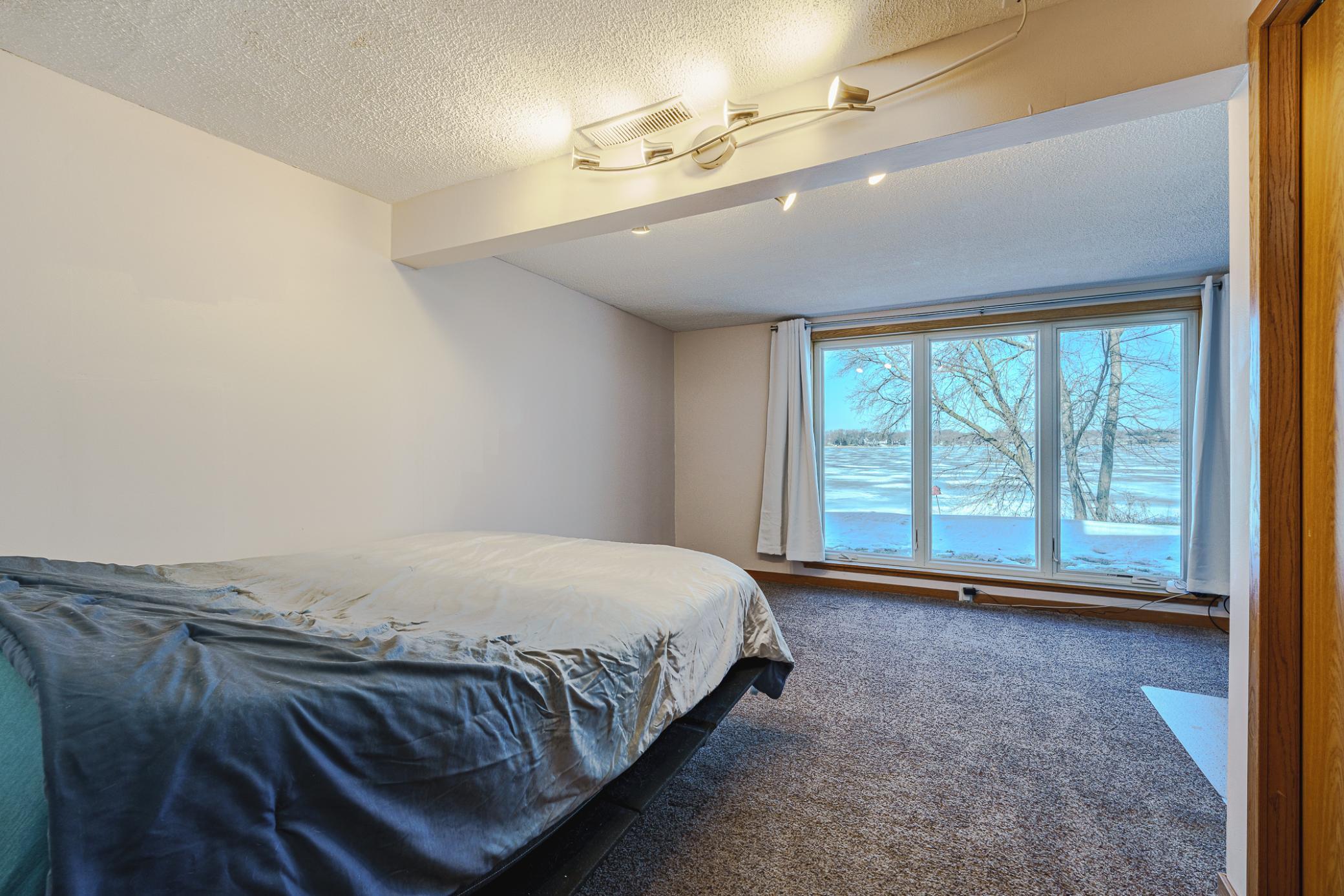 2050 Lake View Drive Property Photo 33
