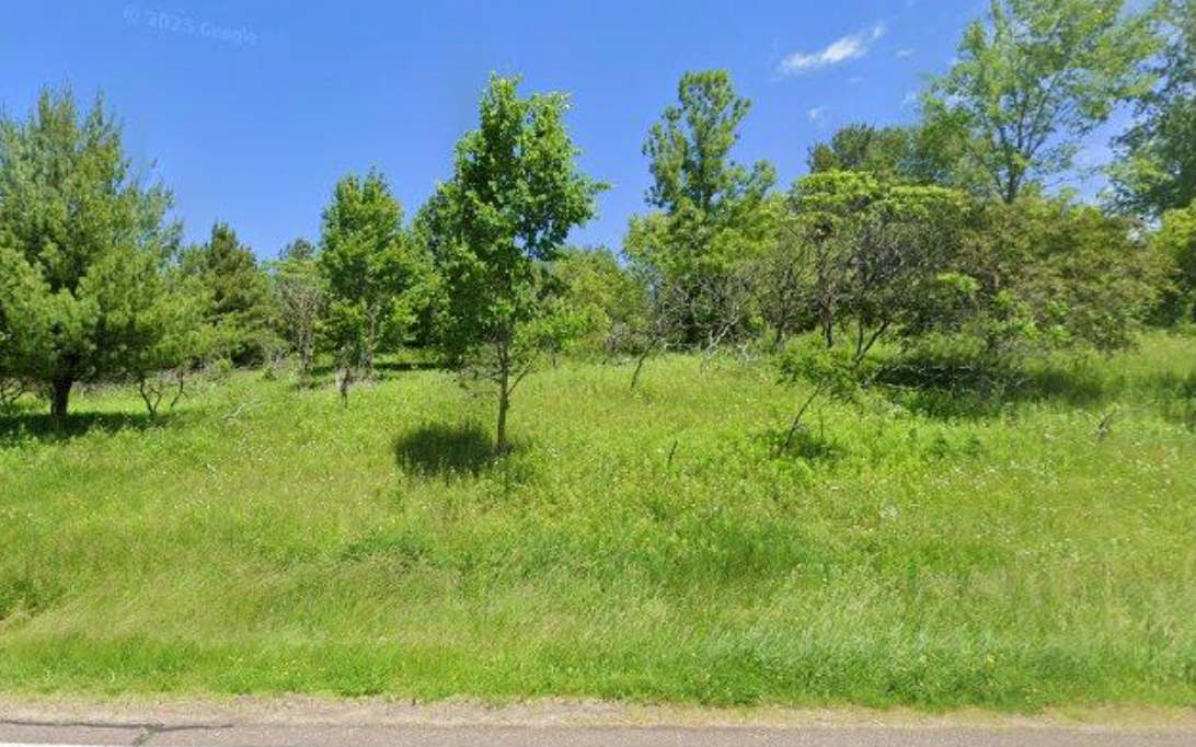 655 Logan Avenue E Property Photo 1