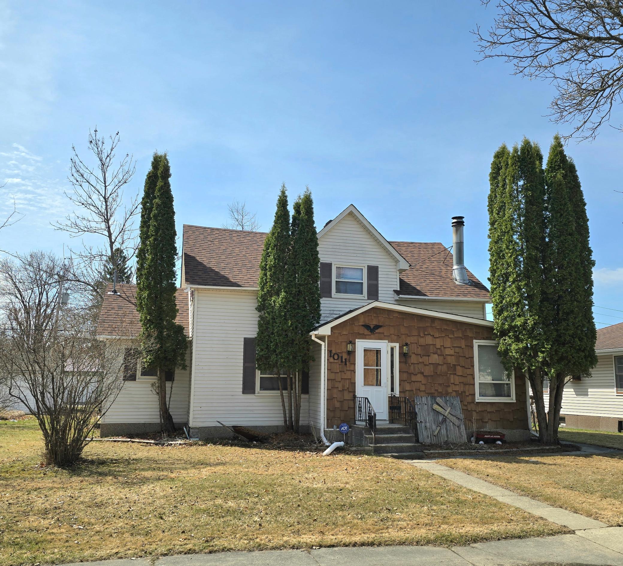 1011 10th Street Property Photo 1