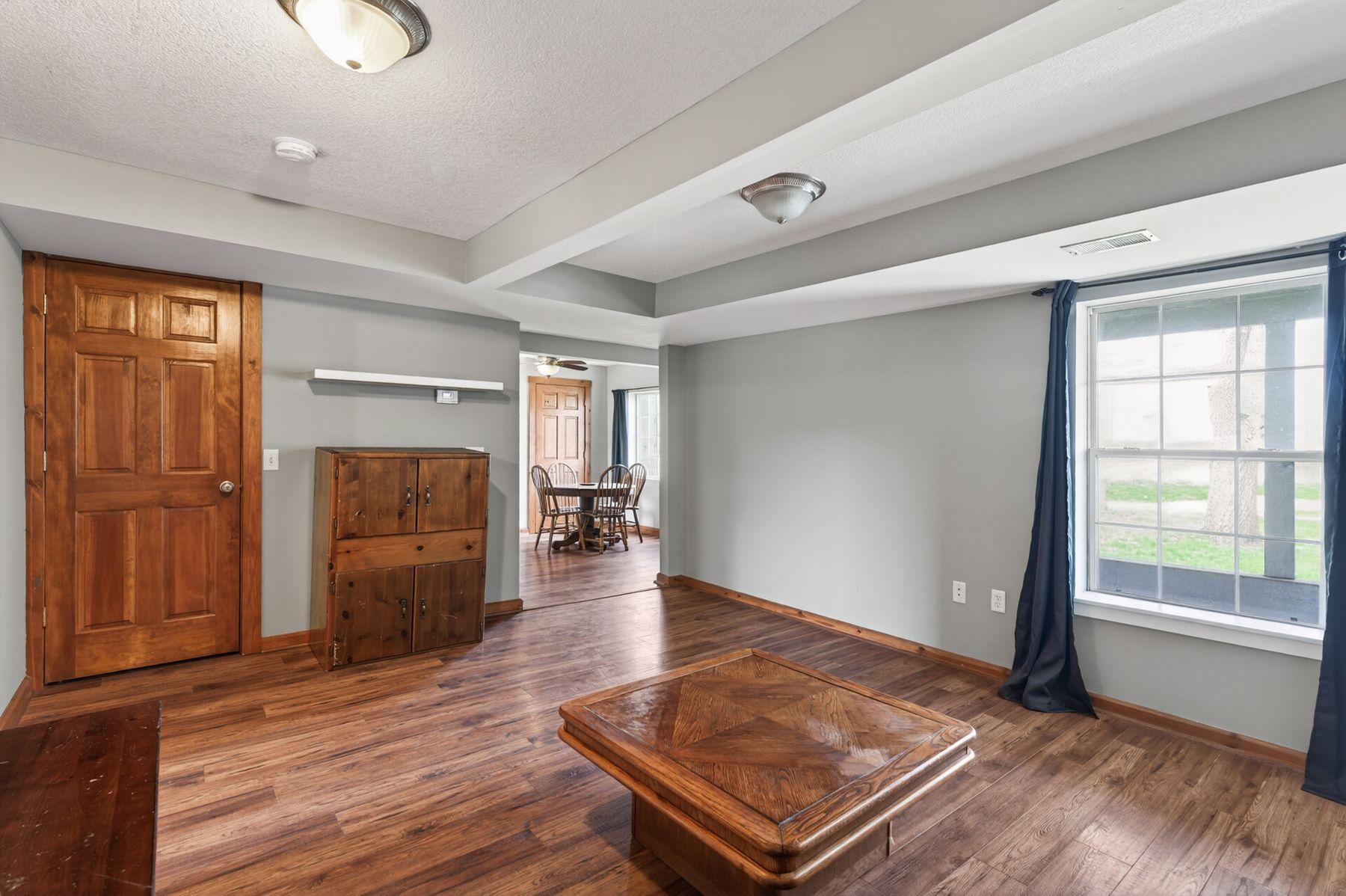 508 River Road W Property Photo 7