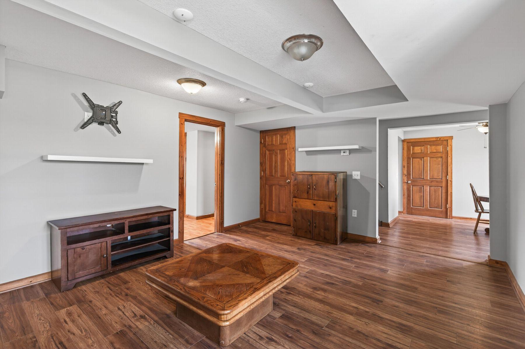 508 River Road W Property Photo 8