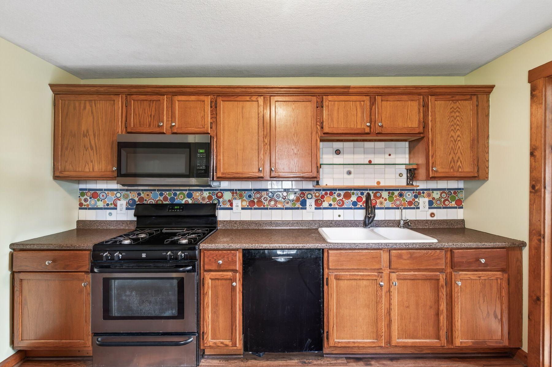 508 River Road W Property Photo 11