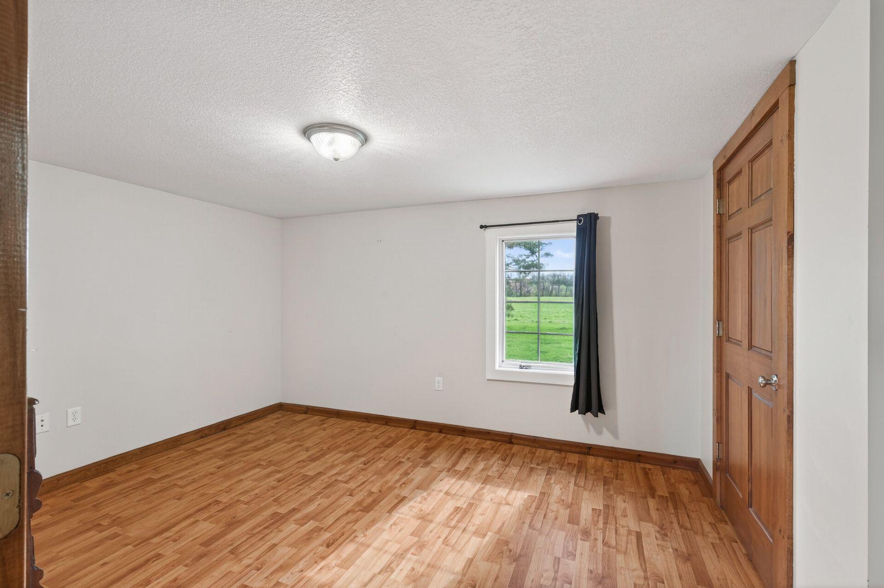 508 River Road W Property Photo 13