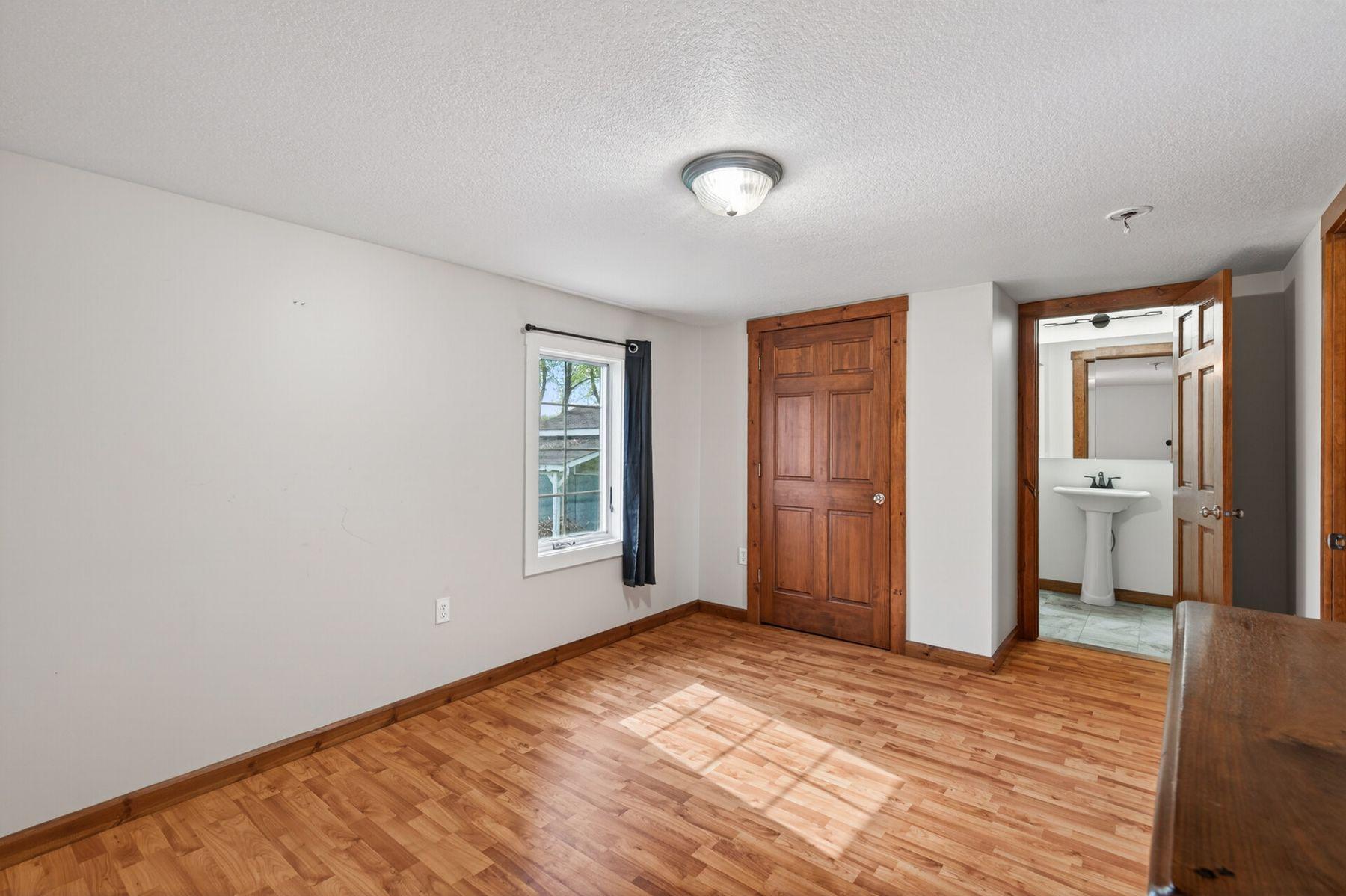 508 River Road W Property Photo 15