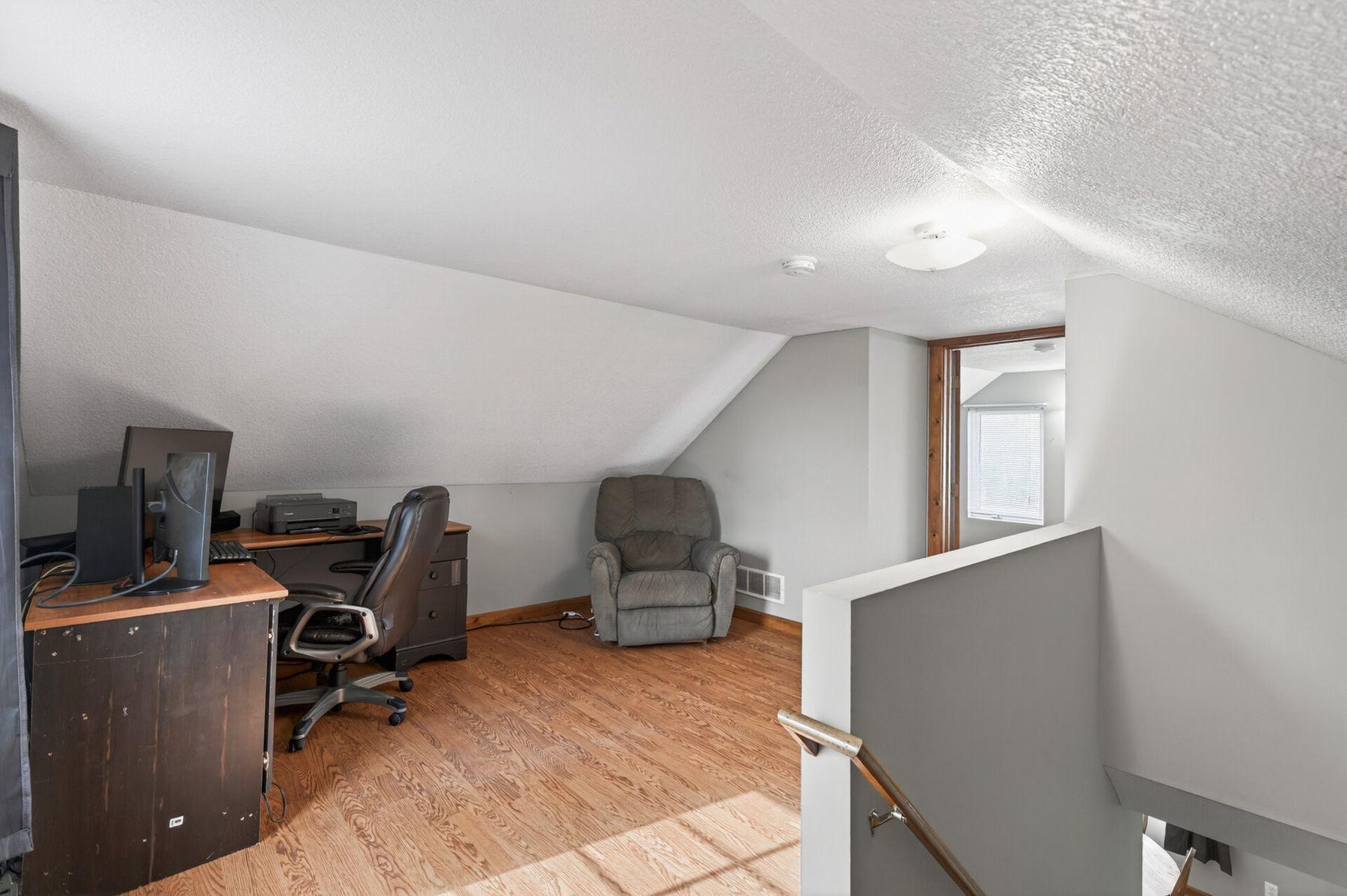508 River Road W Property Photo 18