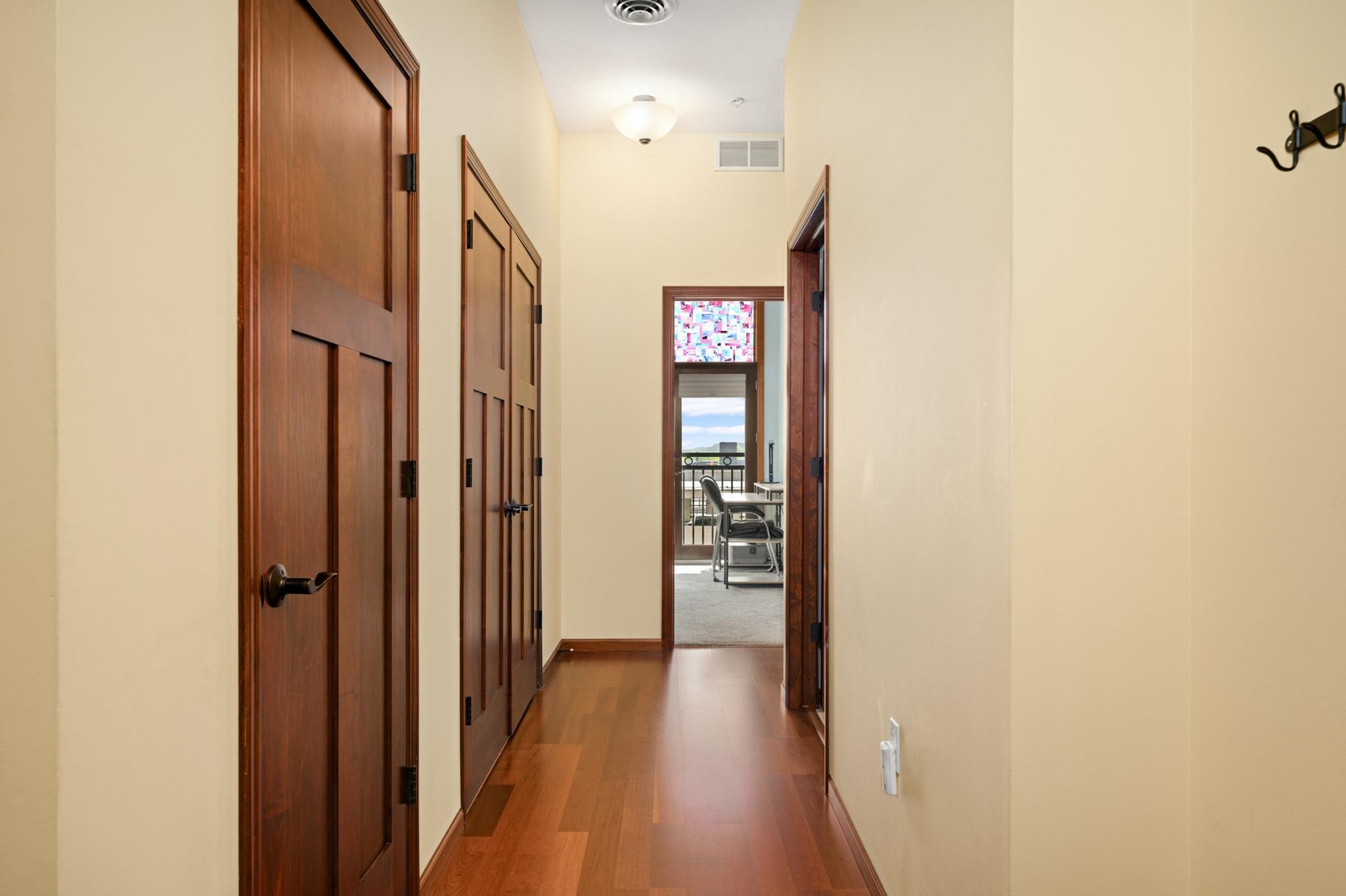 270 4th Street E 309 Property Photo 6