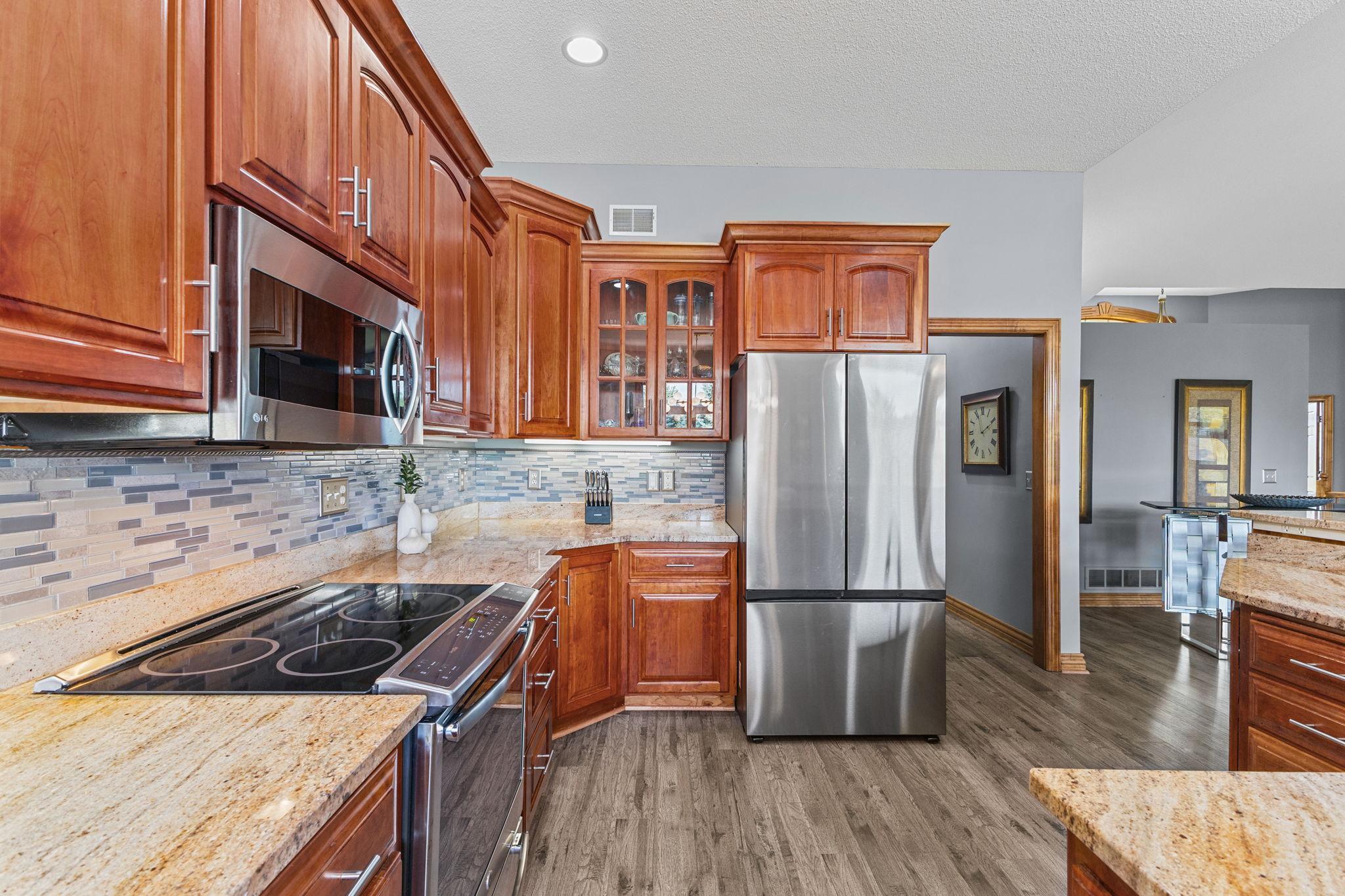 11366 Hillcrest Drive N Property Photo 14