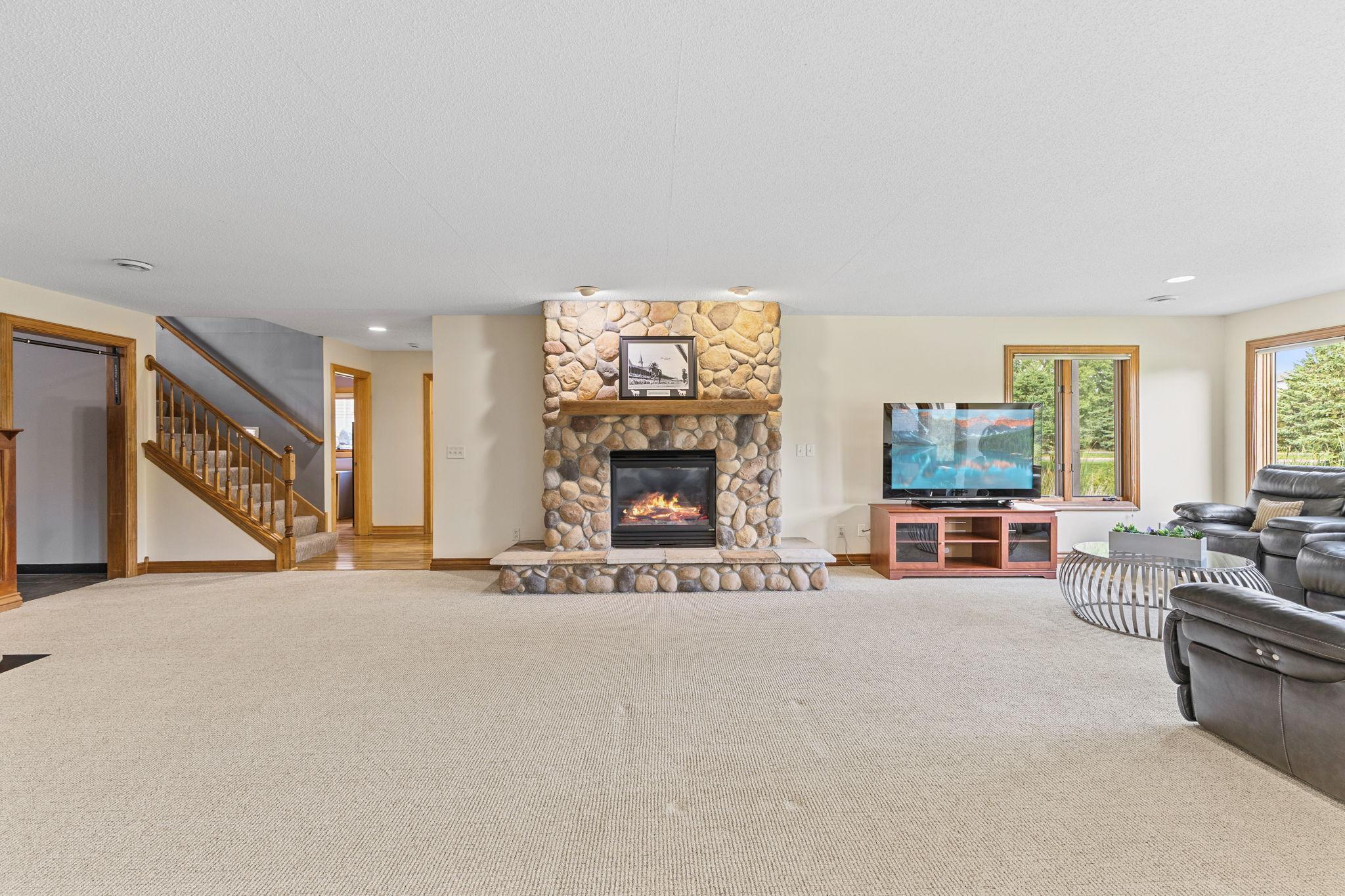 11366 Hillcrest Drive N Property Photo 34
