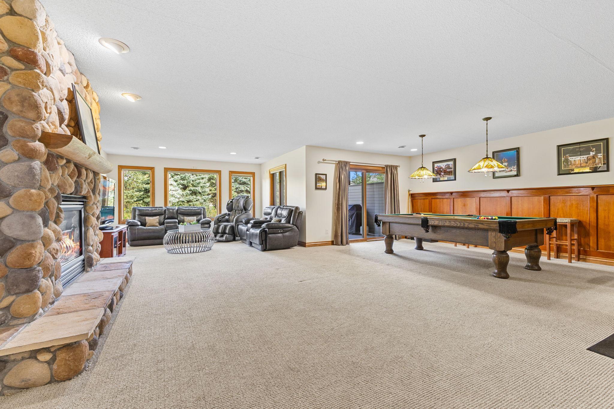 11366 Hillcrest Drive N Property Photo 35