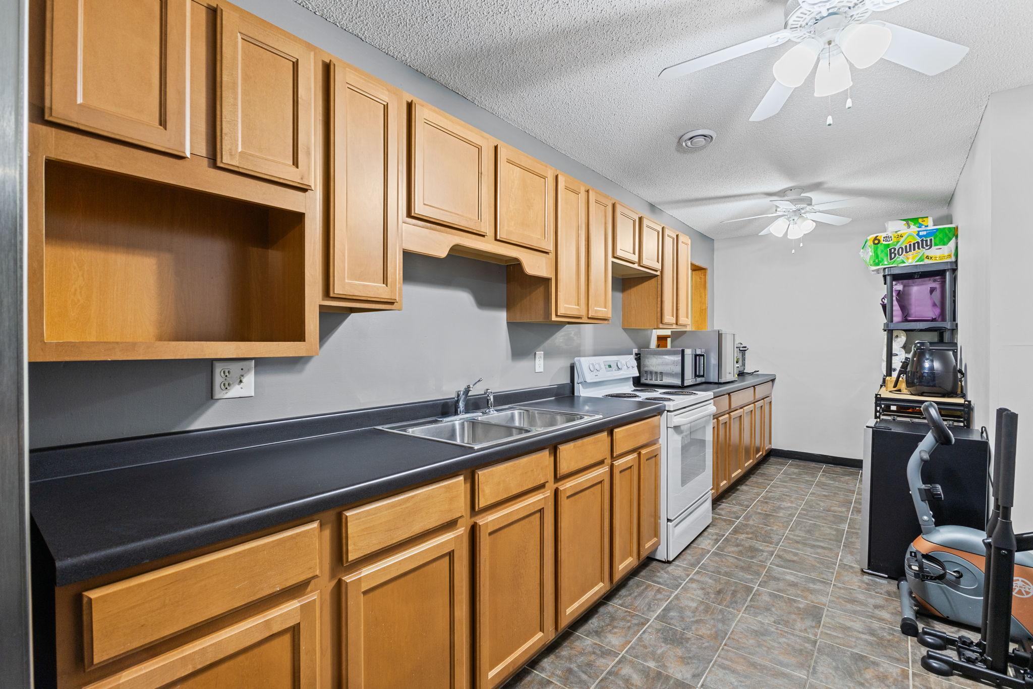 11366 Hillcrest Drive N Property Photo 39