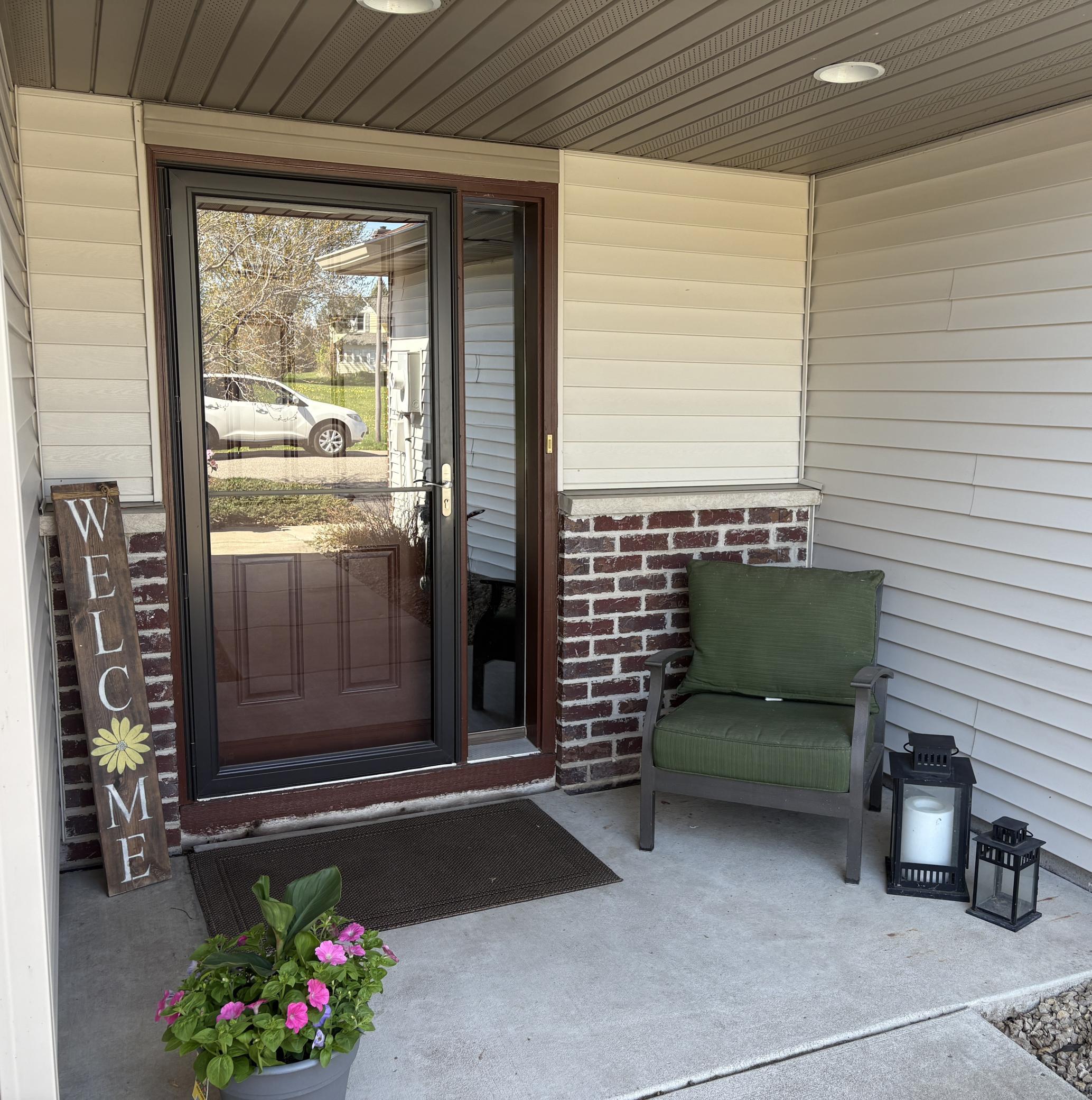 19595 Prairieview Drive Property Photo 2