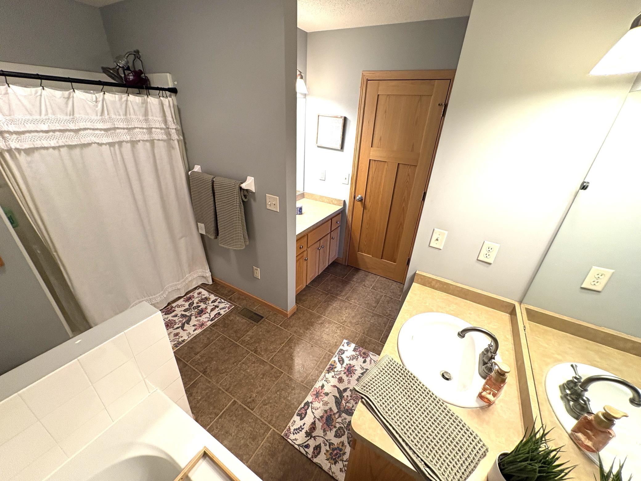 19595 Prairieview Drive Property Photo 11