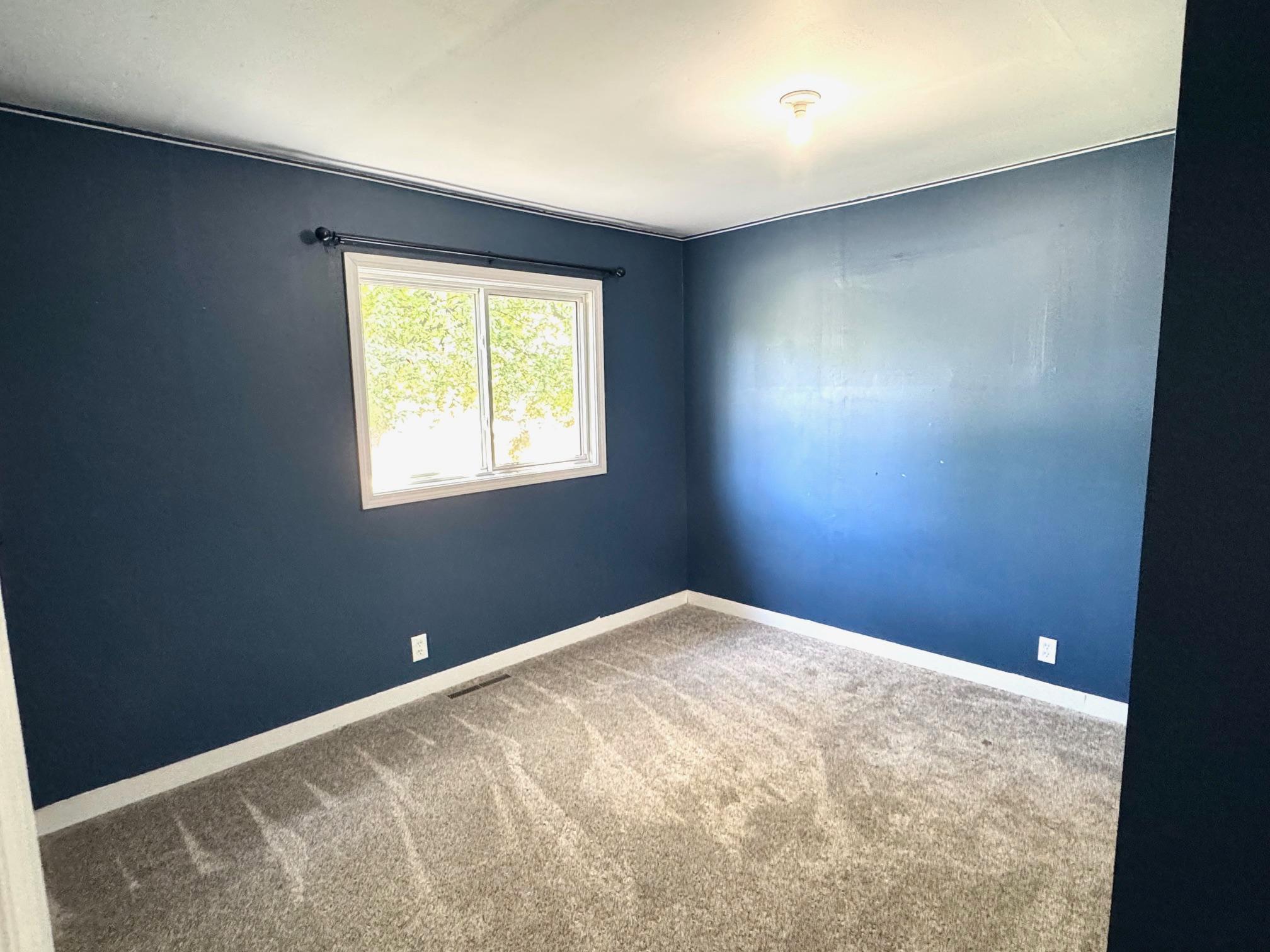 341 4th Street N Property Photo 6