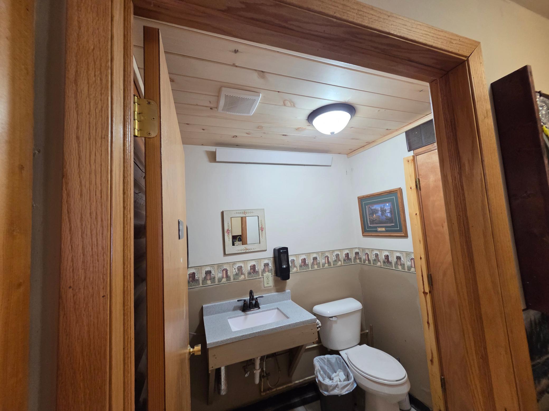 11488 Highway 71 Property Photo 14
