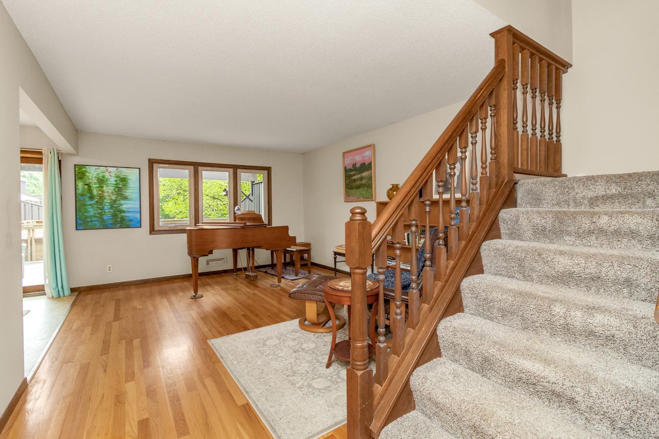 1217 Brighton Square Property Photo 3