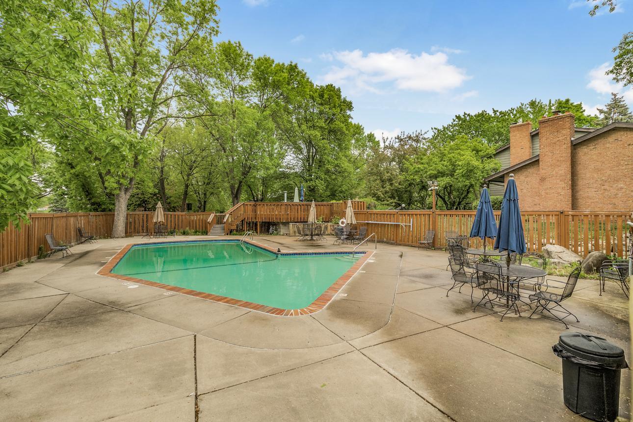 1217 Brighton Square Property Photo 23