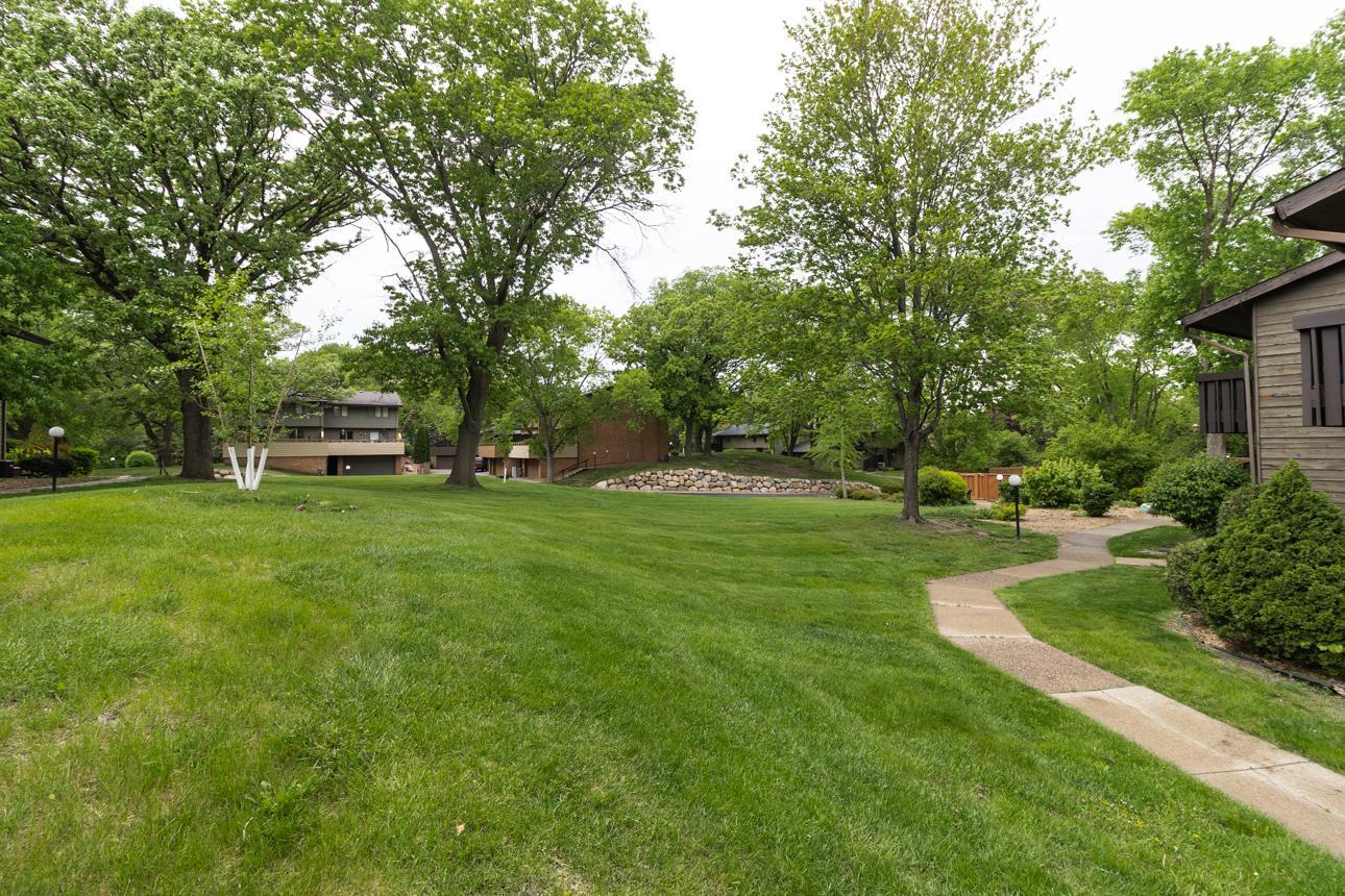 1217 Brighton Square Property Photo 24