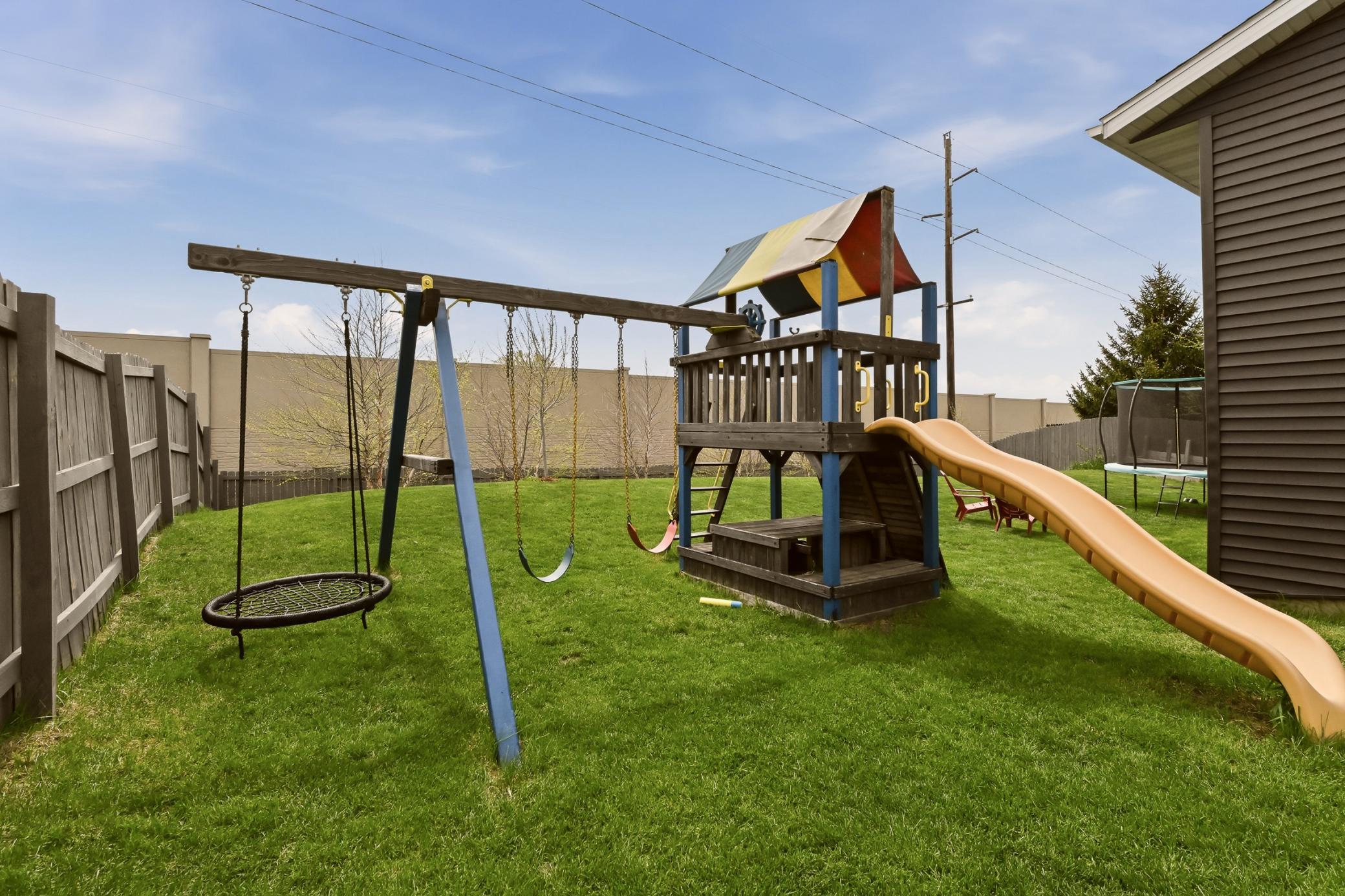 635 Strafford Drive Property Photo 16