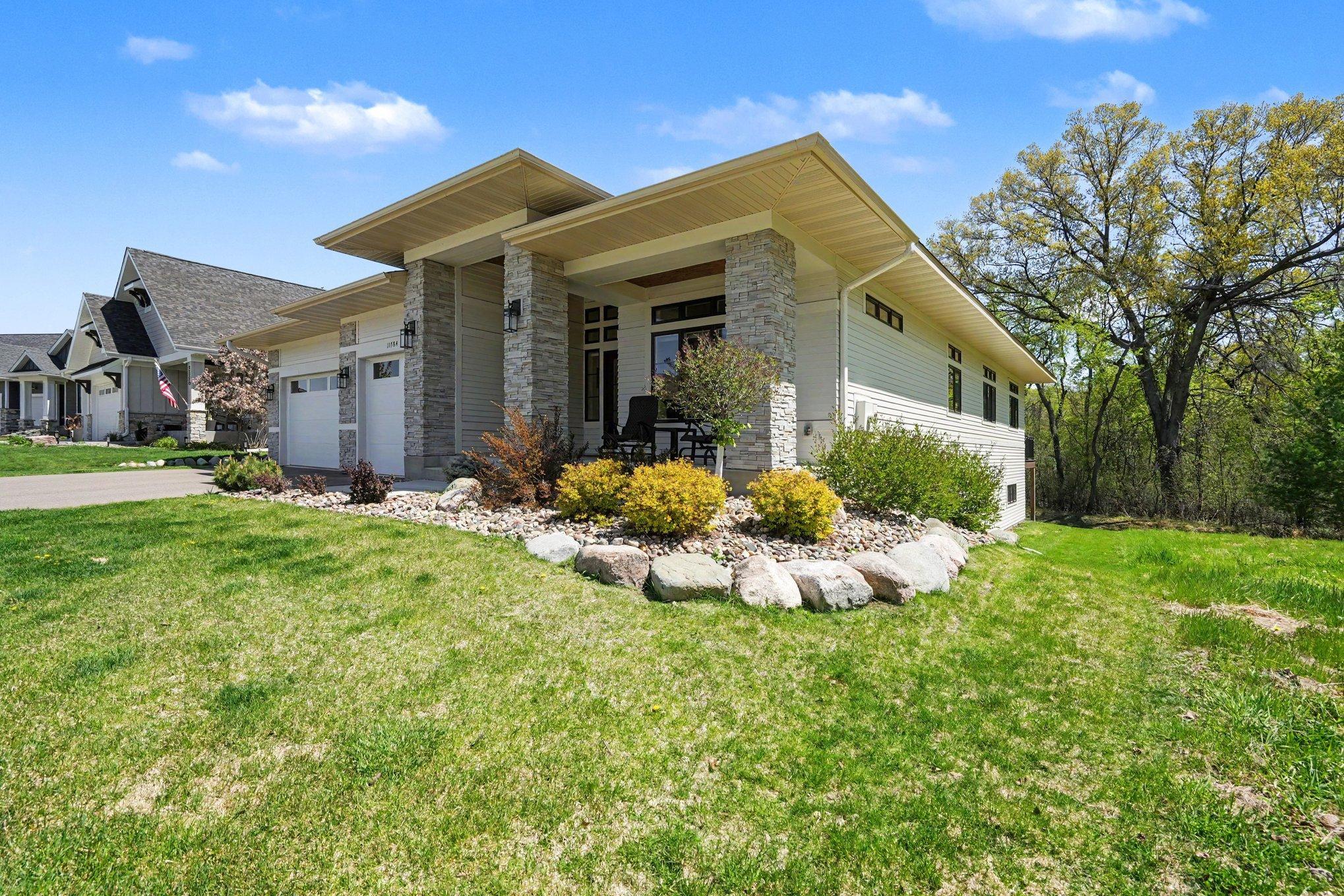 11784 Azure Lane Property Photo 4
